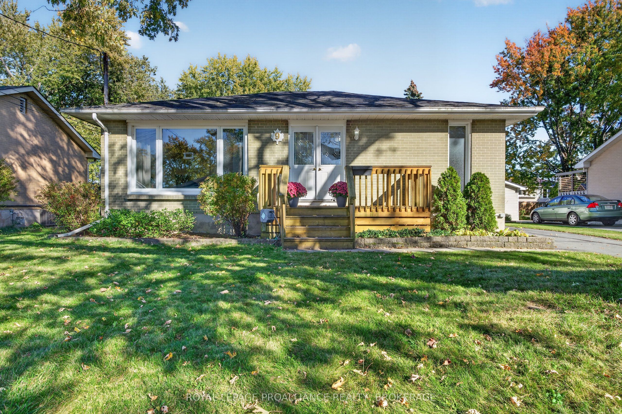 9 Henry Crescent Property Photo 1