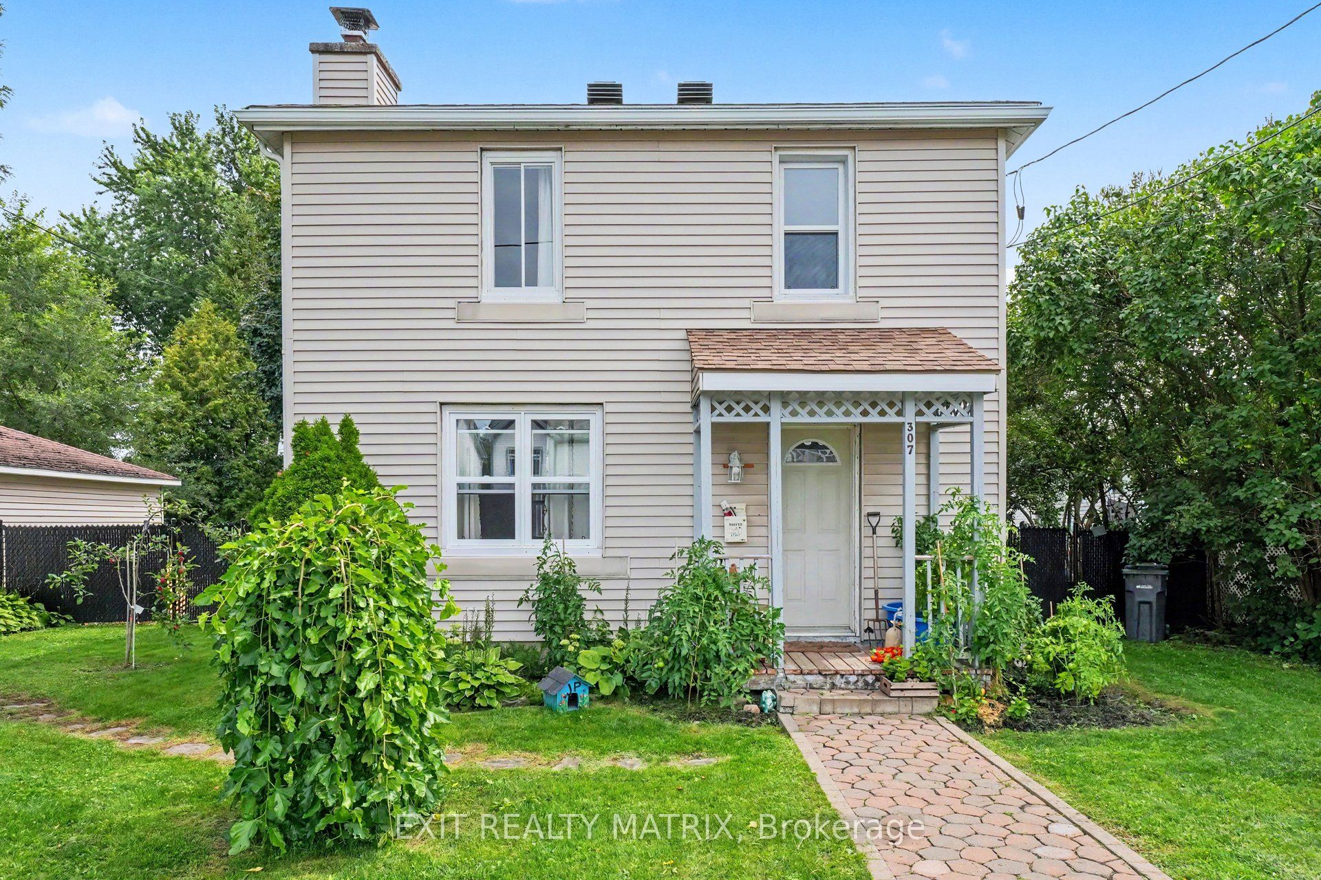 307 West Street Property Photo 1