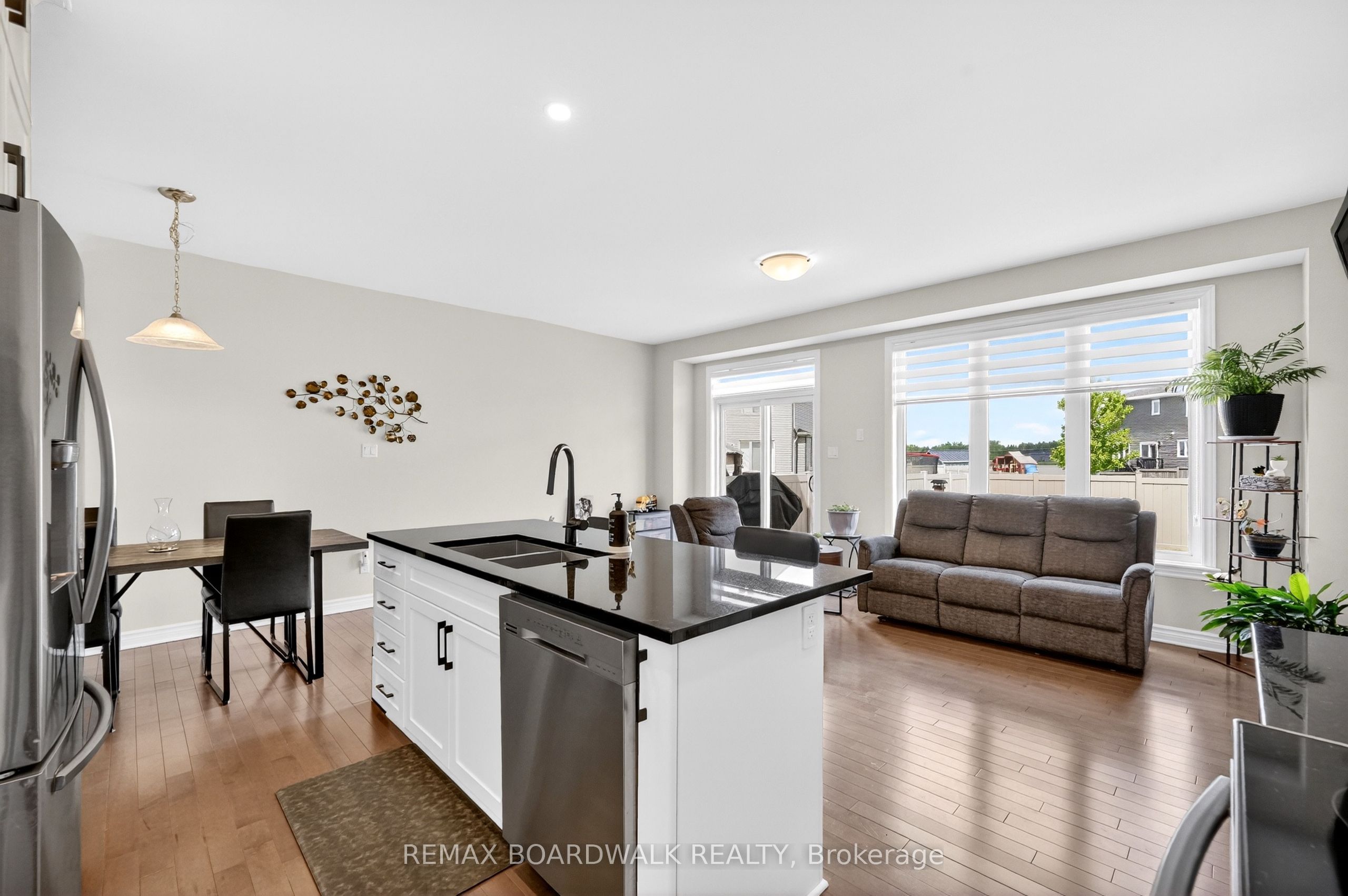 2 Duncanville Street Property Photo 8