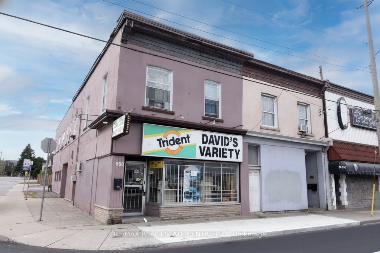 950 Barton Street E Property Photo 1