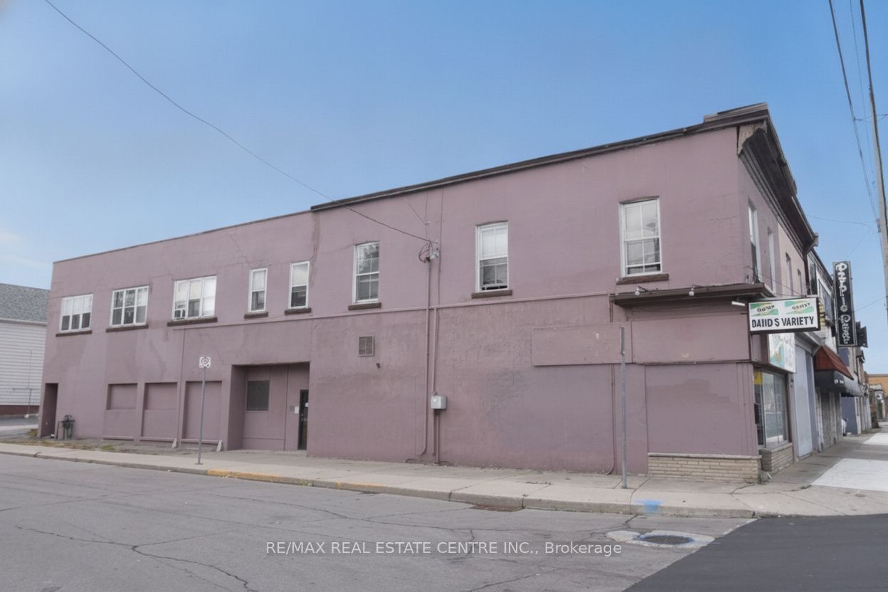 950 Barton Street E Property Photo 4