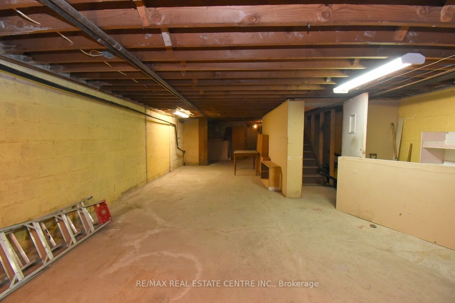 950 Barton Street E Property Photo 12