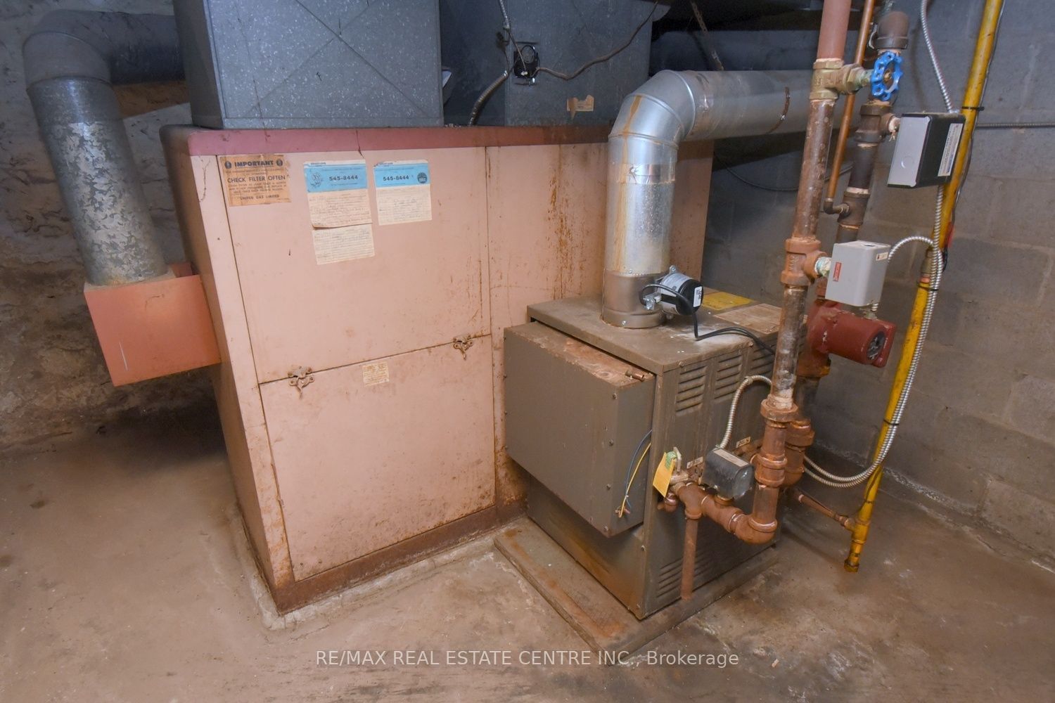 950 Barton Street E Property Photo 14