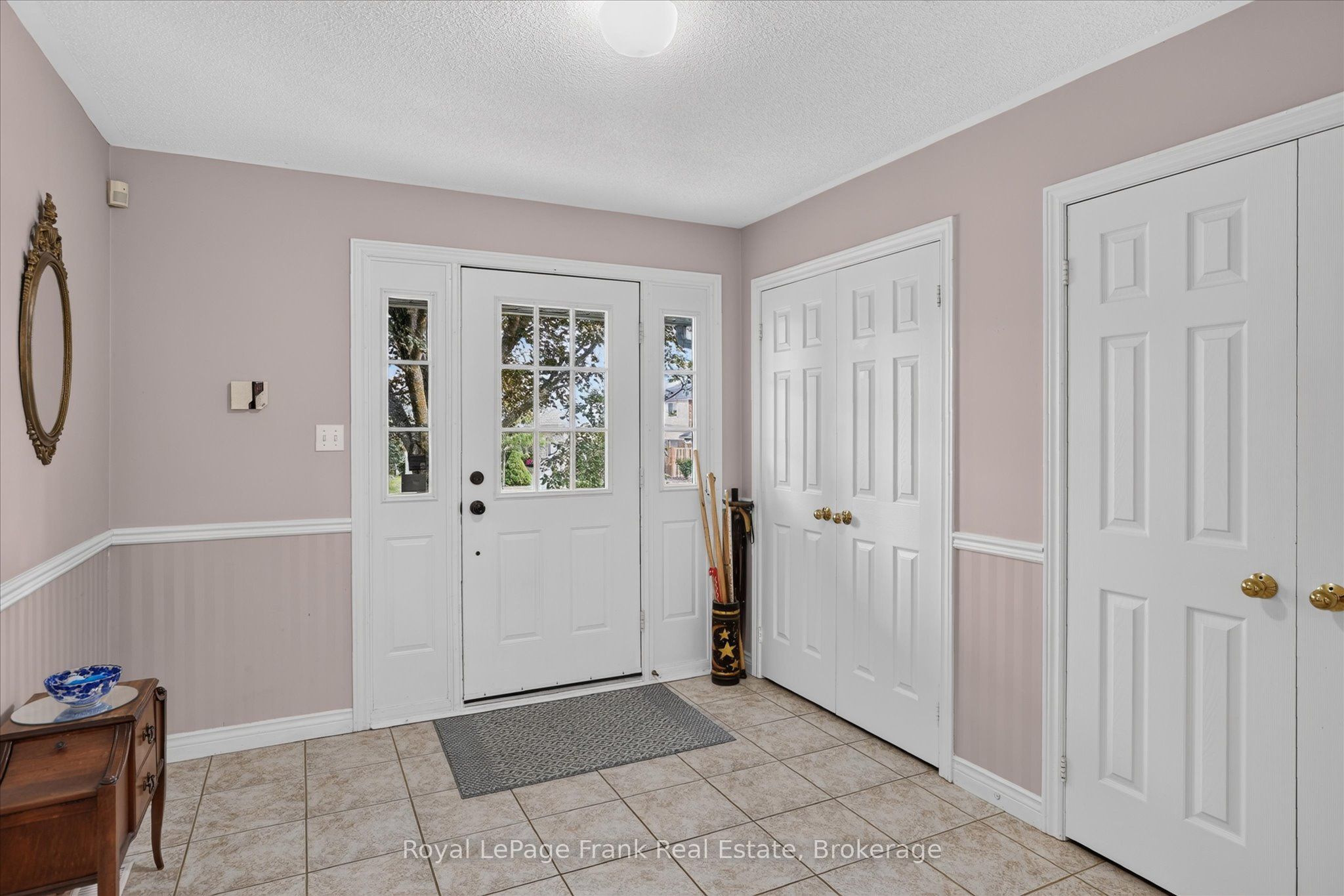 1544 Glenforest Crescent Property Photo 3