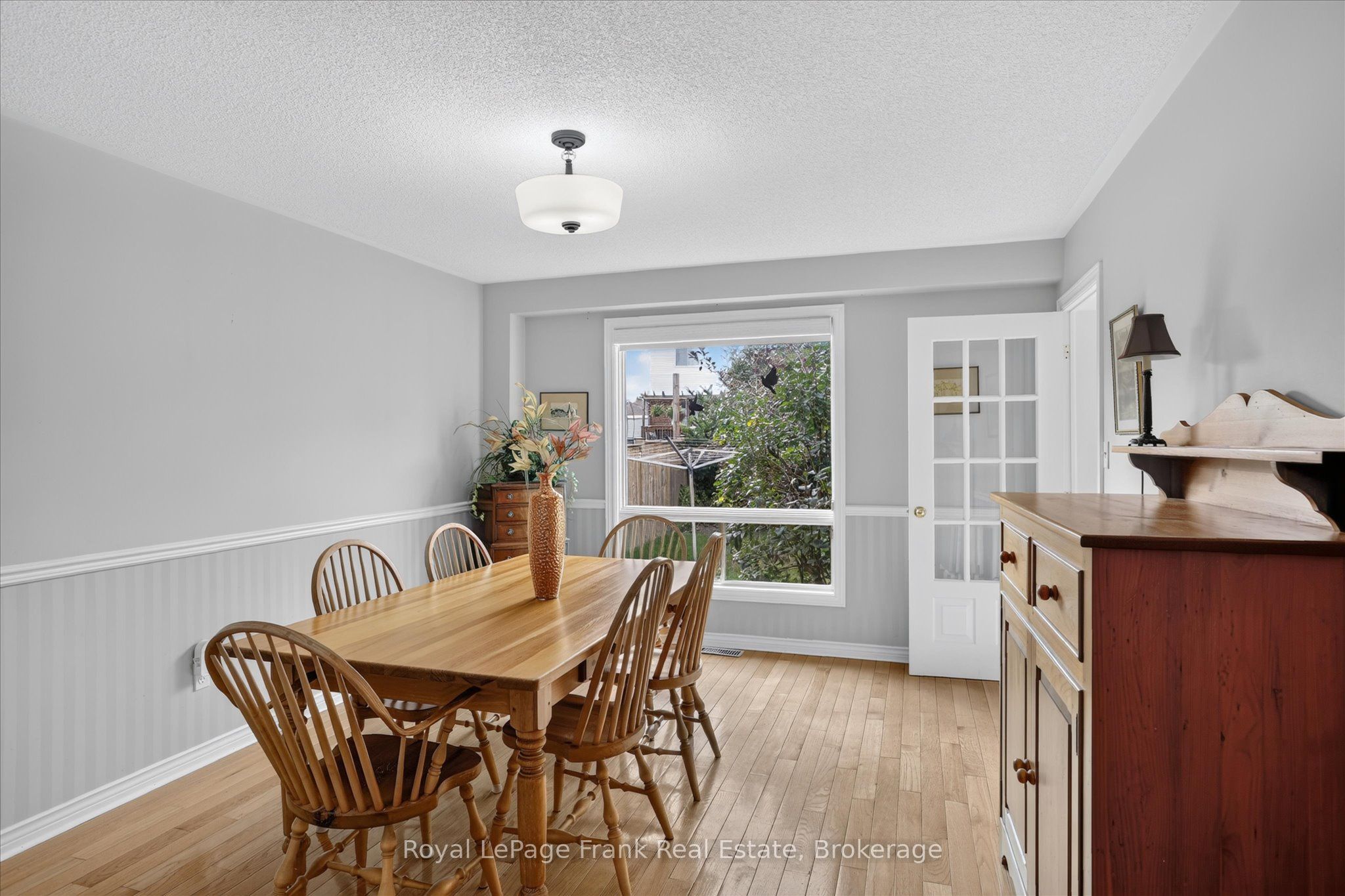 1544 Glenforest Crescent Property Photo 6