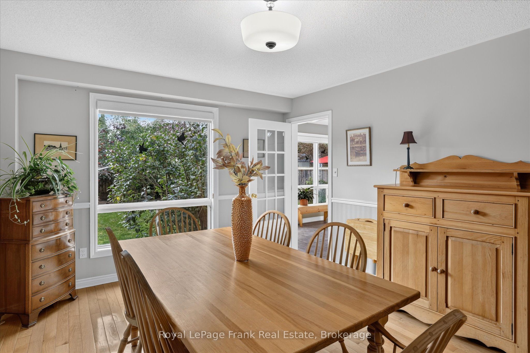 1544 Glenforest Crescent Property Photo 7