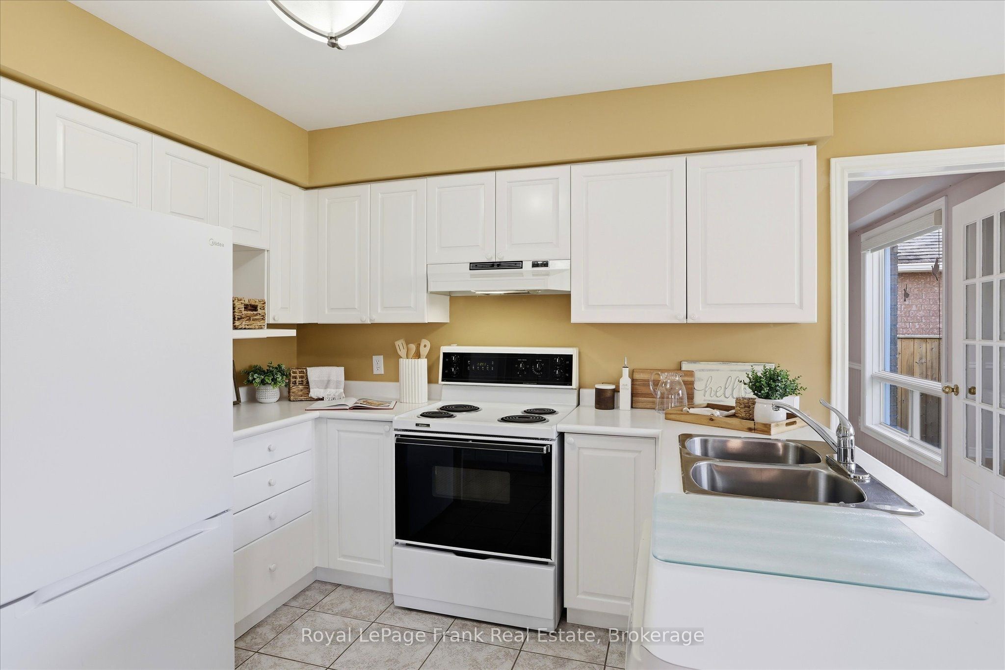 1544 Glenforest Crescent Property Photo 10