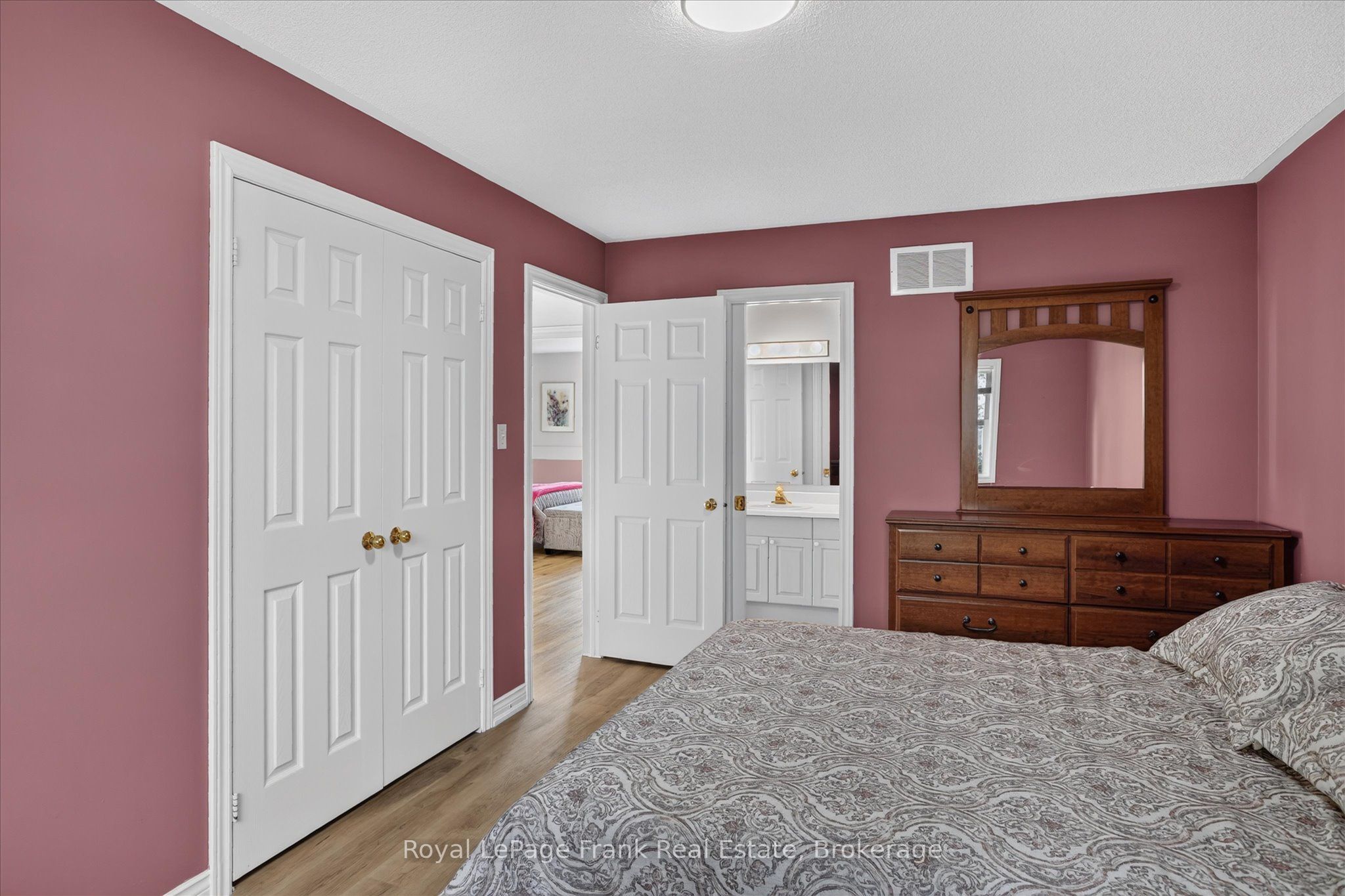1544 Glenforest Crescent Property Photo 25