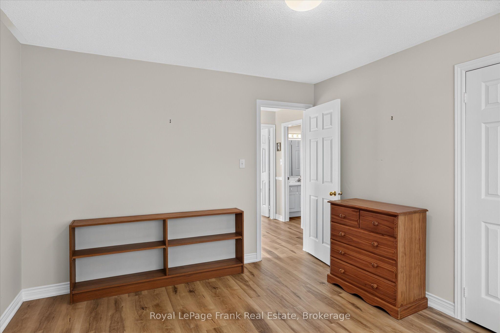 1544 Glenforest Crescent Property Photo 28