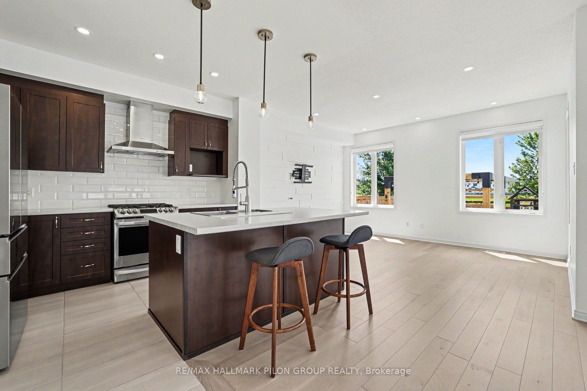 38 Riddell Street Property Photo 8
