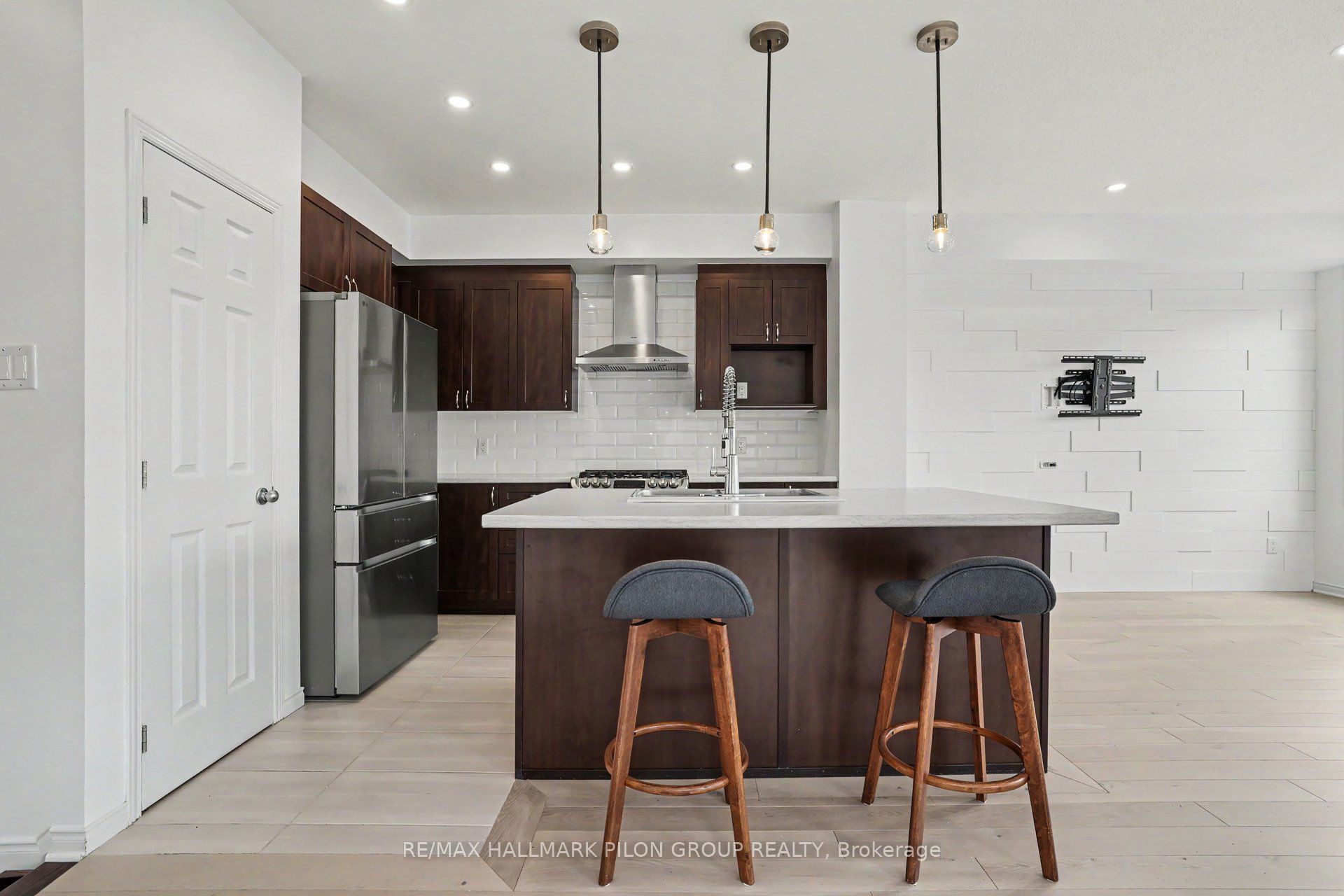 38 Riddell Street Property Photo 9