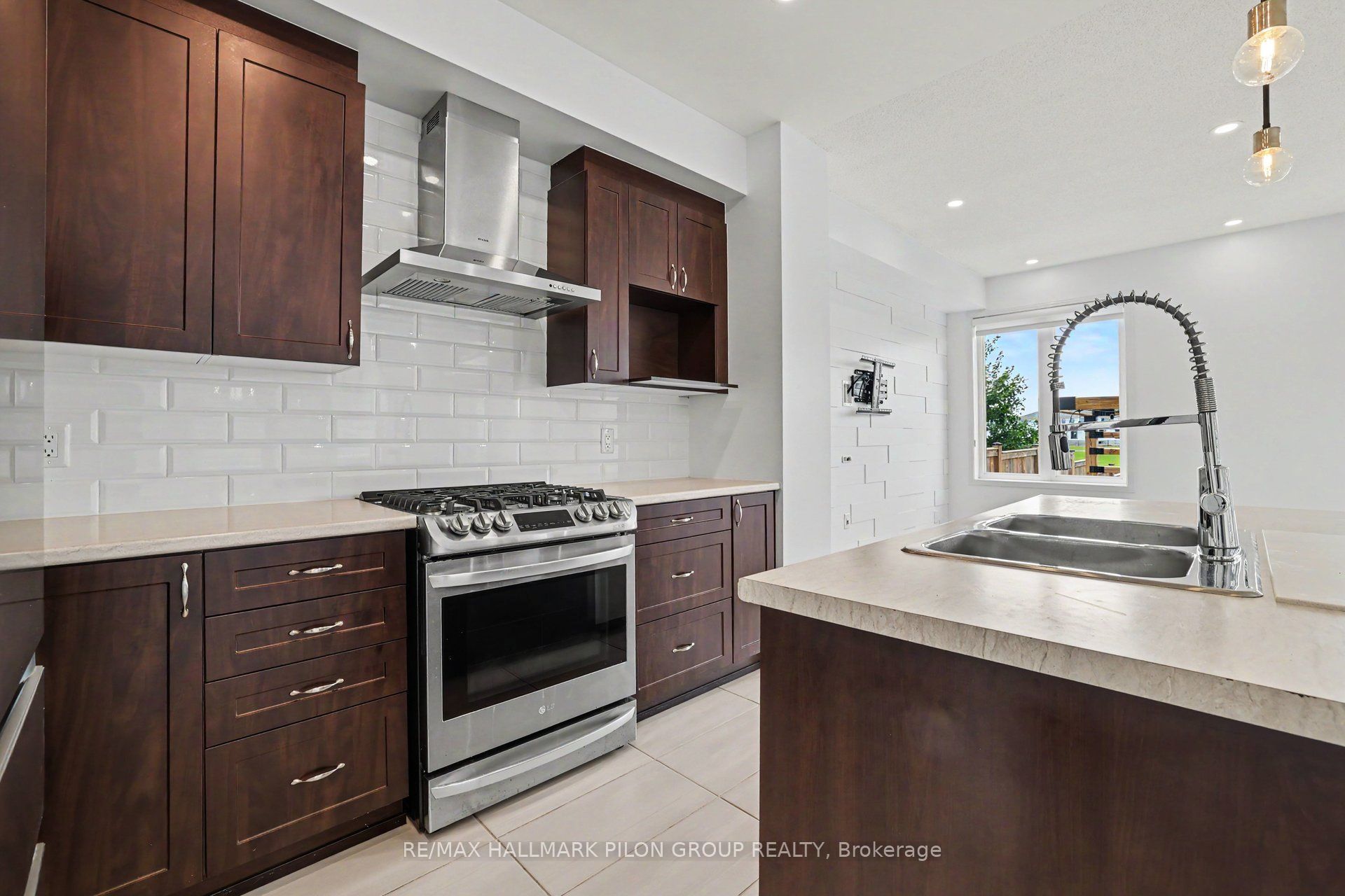 38 Riddell Street Property Photo 10