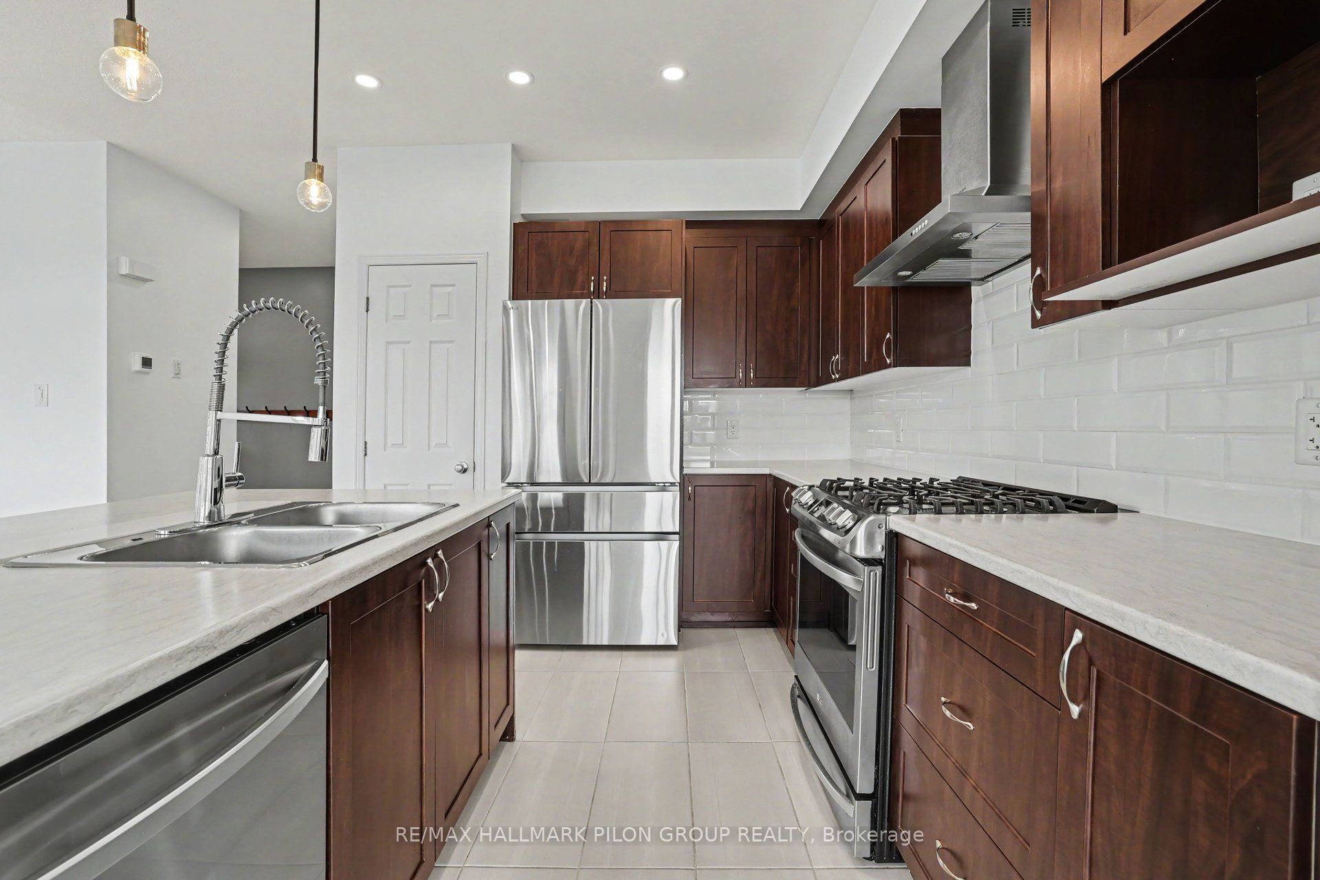 38 Riddell Street Property Photo 11