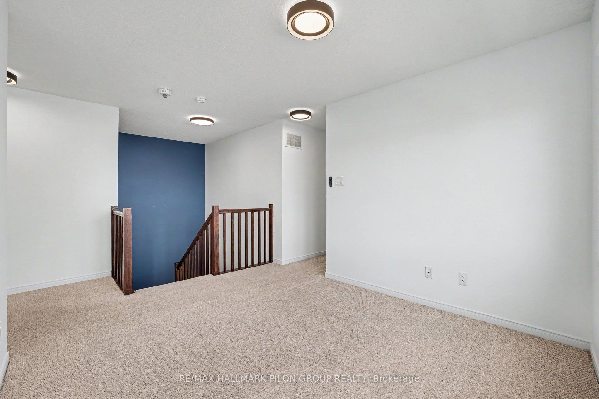 38 Riddell Street Property Photo 23