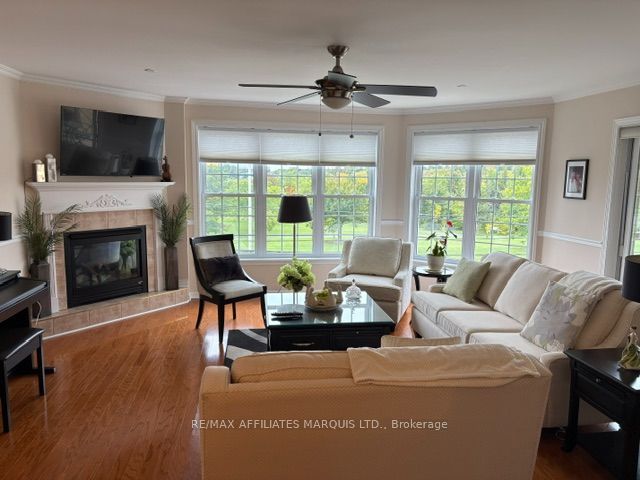 321 Water Street W 2 Property Photo 4