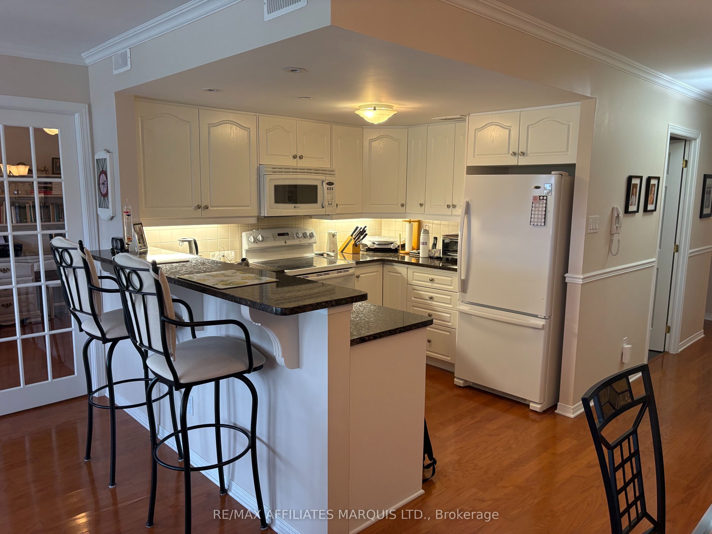321 Water Street W 2 Property Photo 12