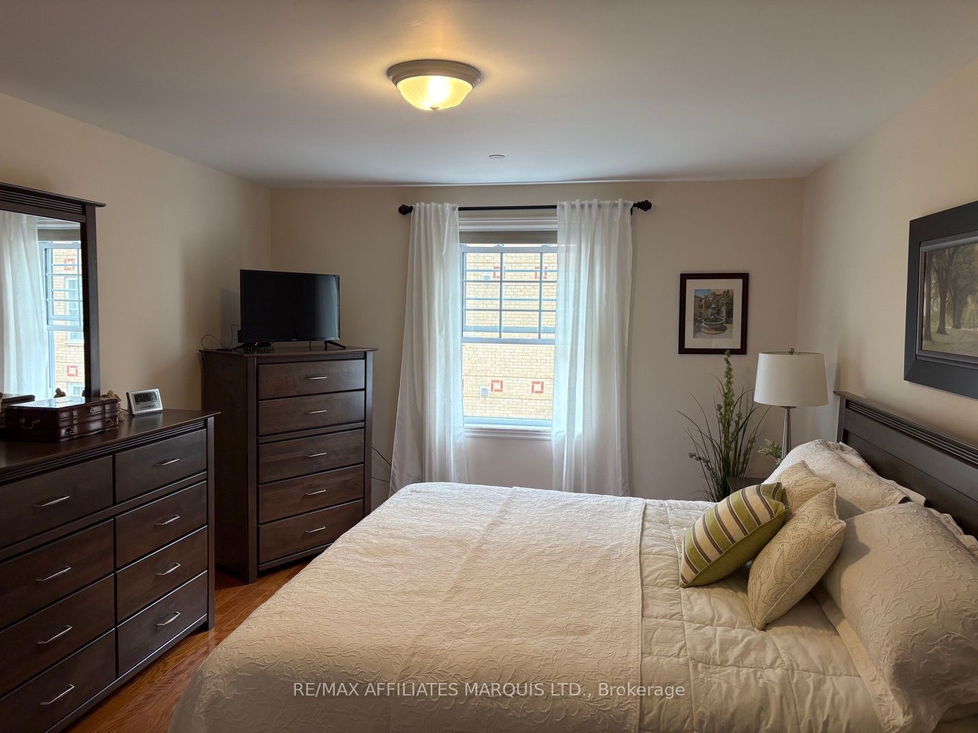 321 Water Street W 2 Property Photo 25