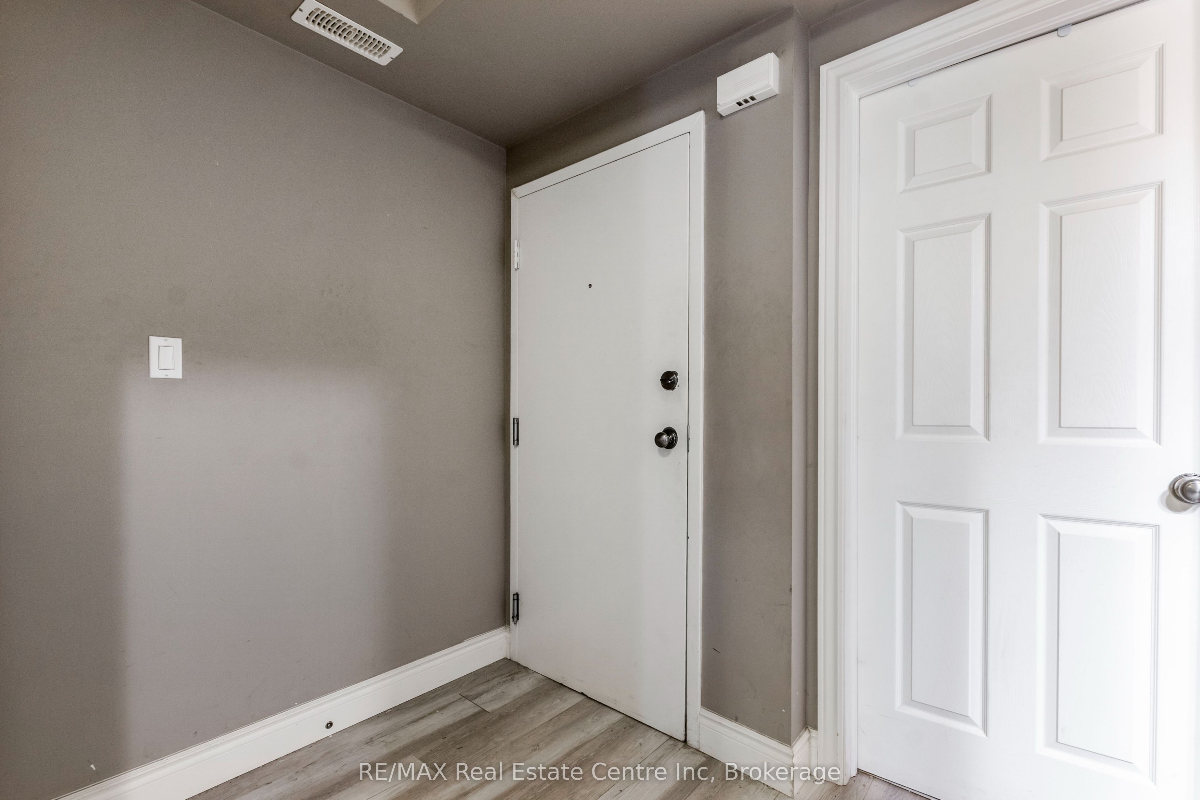 38 Howe Drive 8b Property Photo 5
