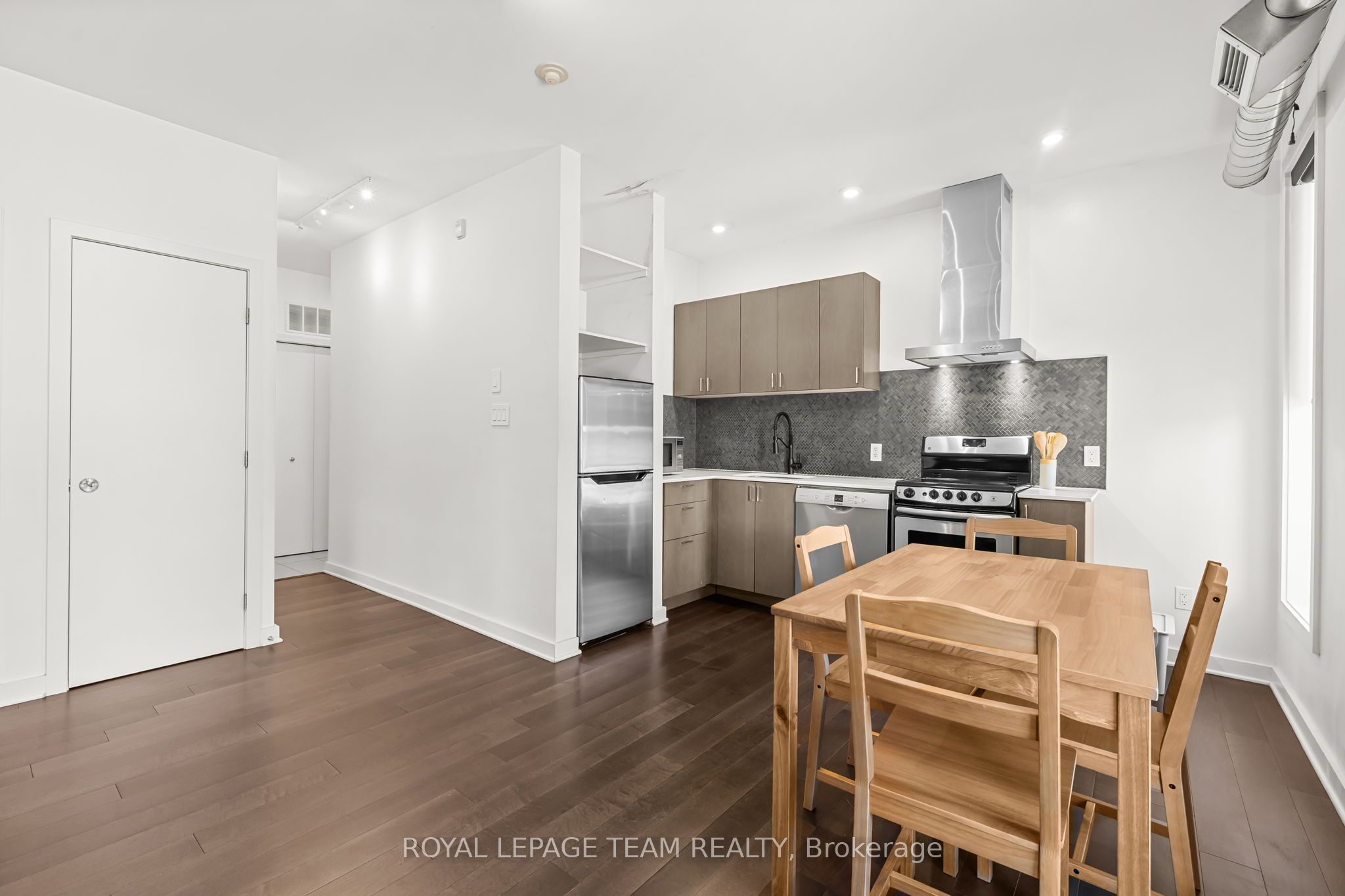 1308 Thames Street 301 Property Photo 3