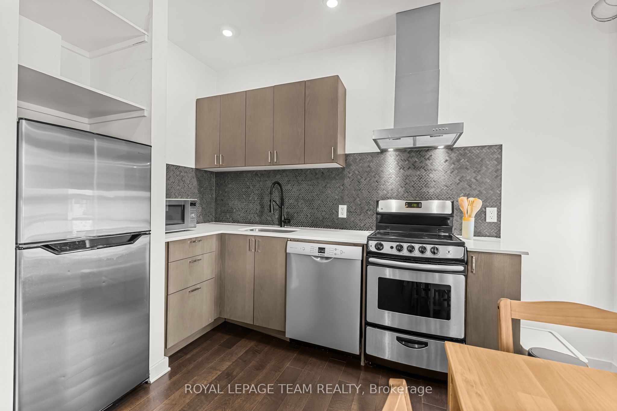 1308 Thames Street 301 Property Photo 5