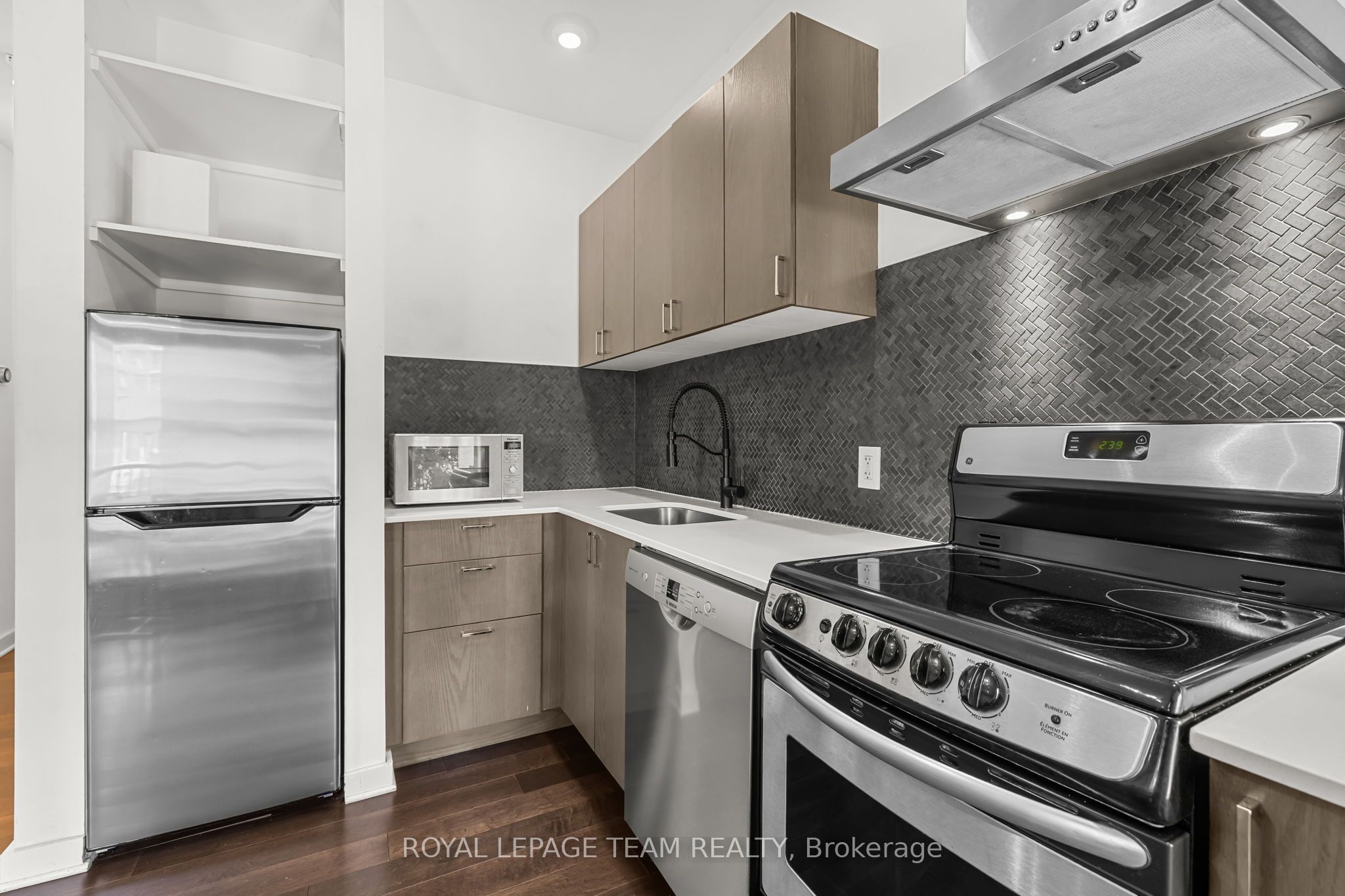 1308 Thames Street 301 Property Photo 6