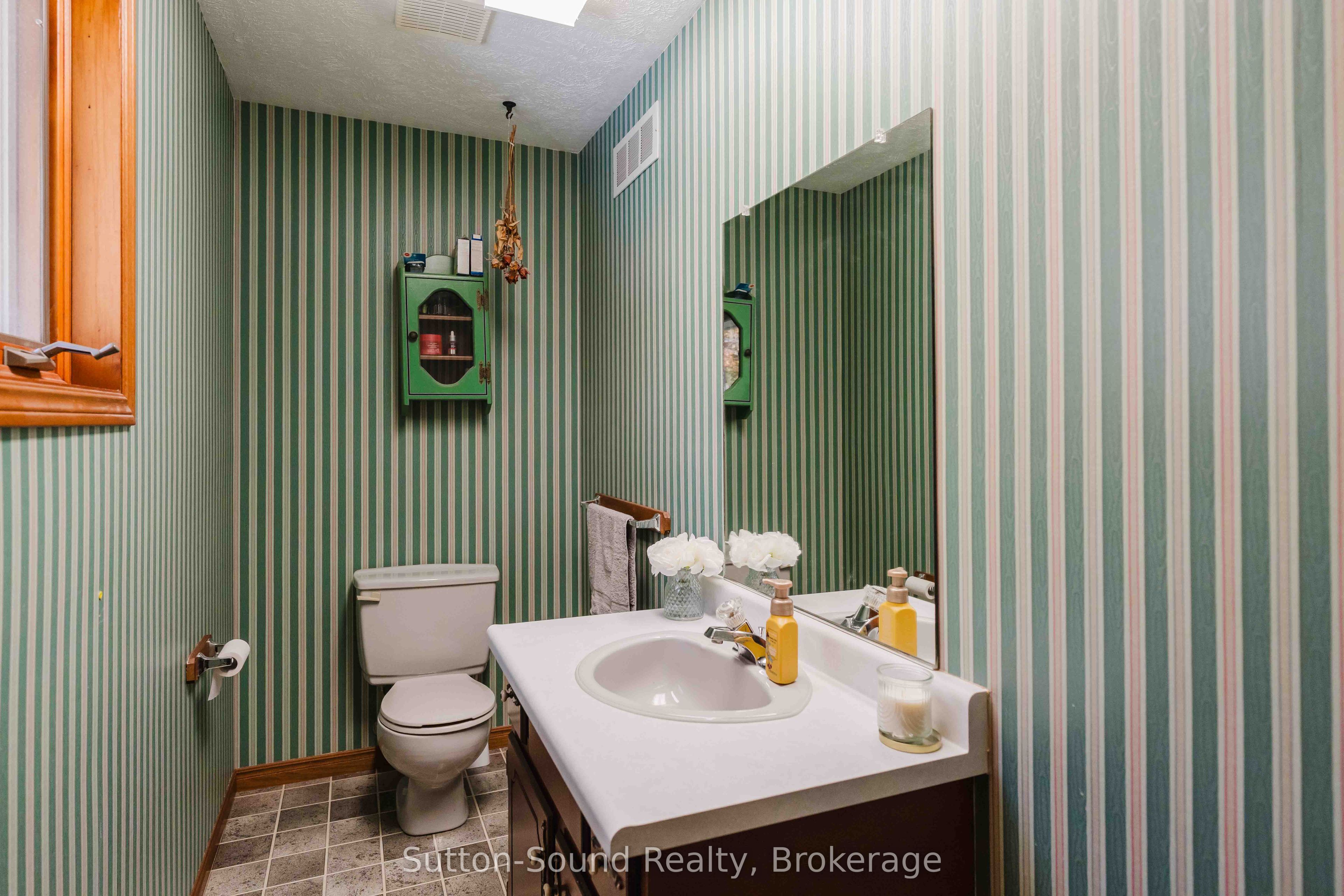 719 Mcnaughton Street Property Photo 15