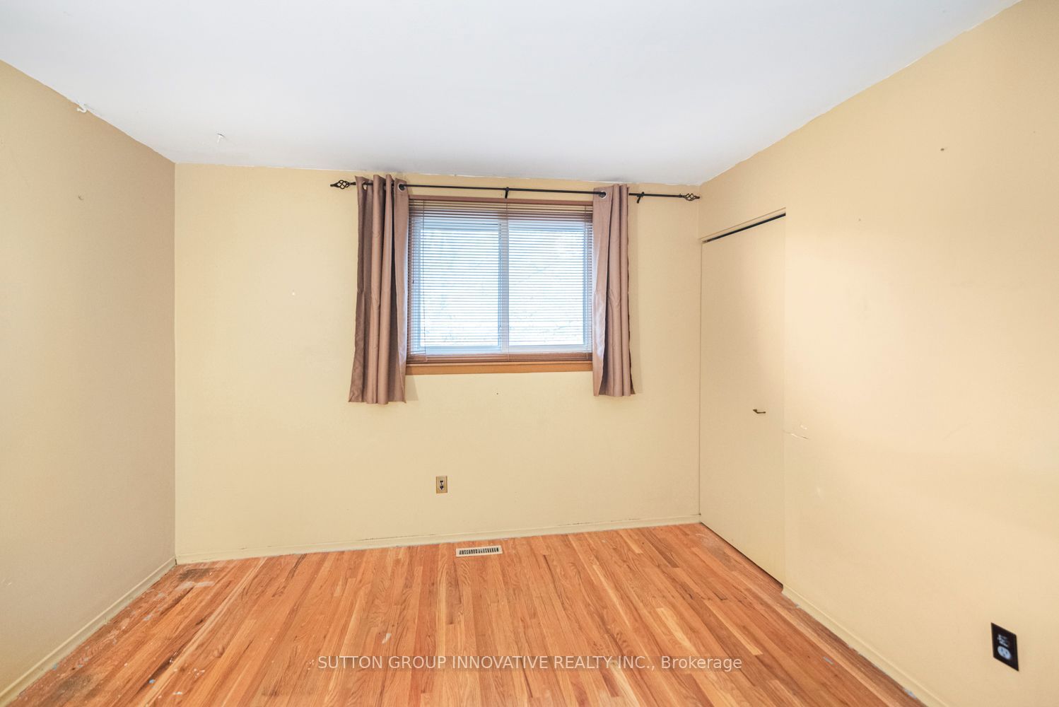 160 Birchcliffe Crescent Property Photo 24