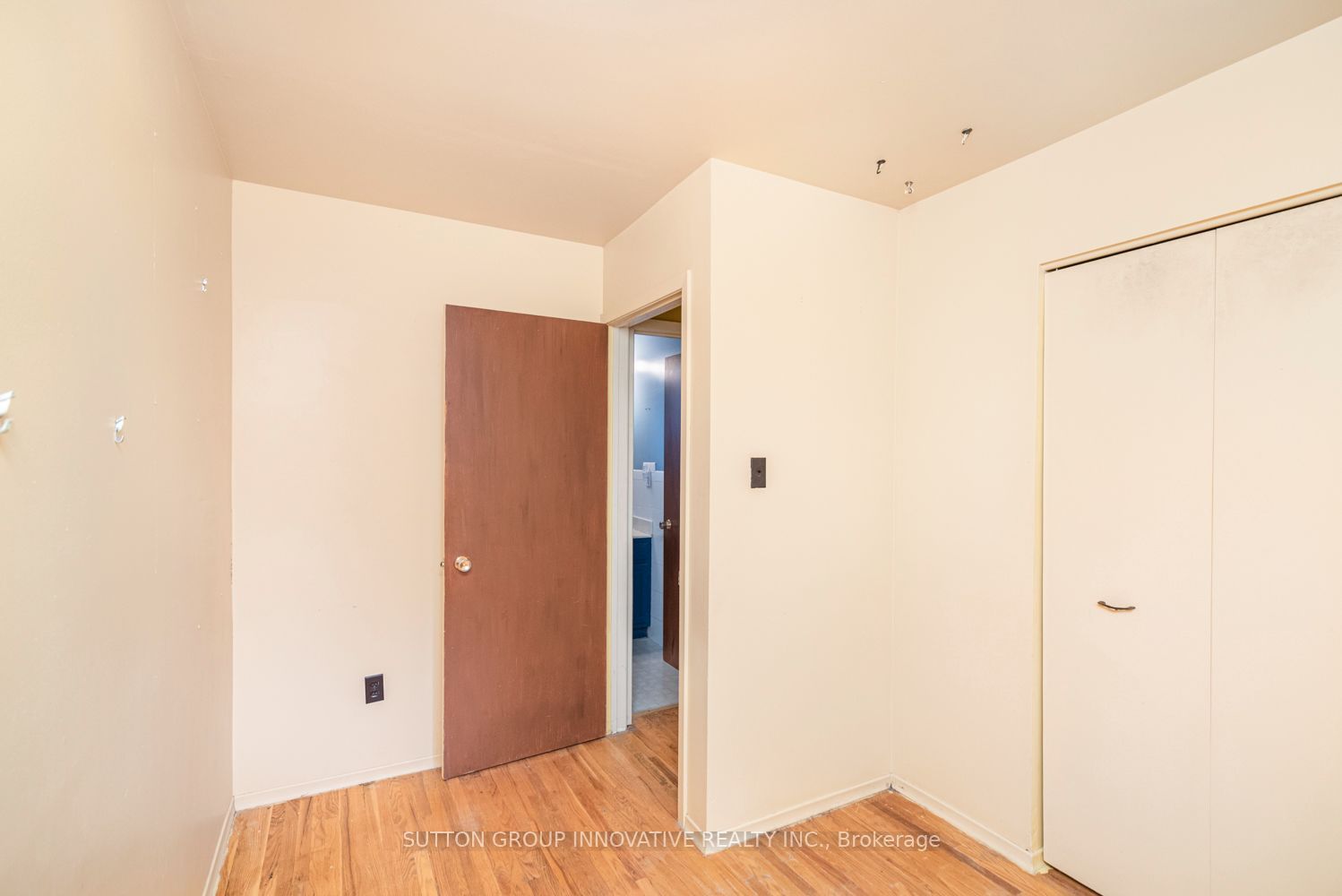 160 Birchcliffe Crescent Property Photo 25