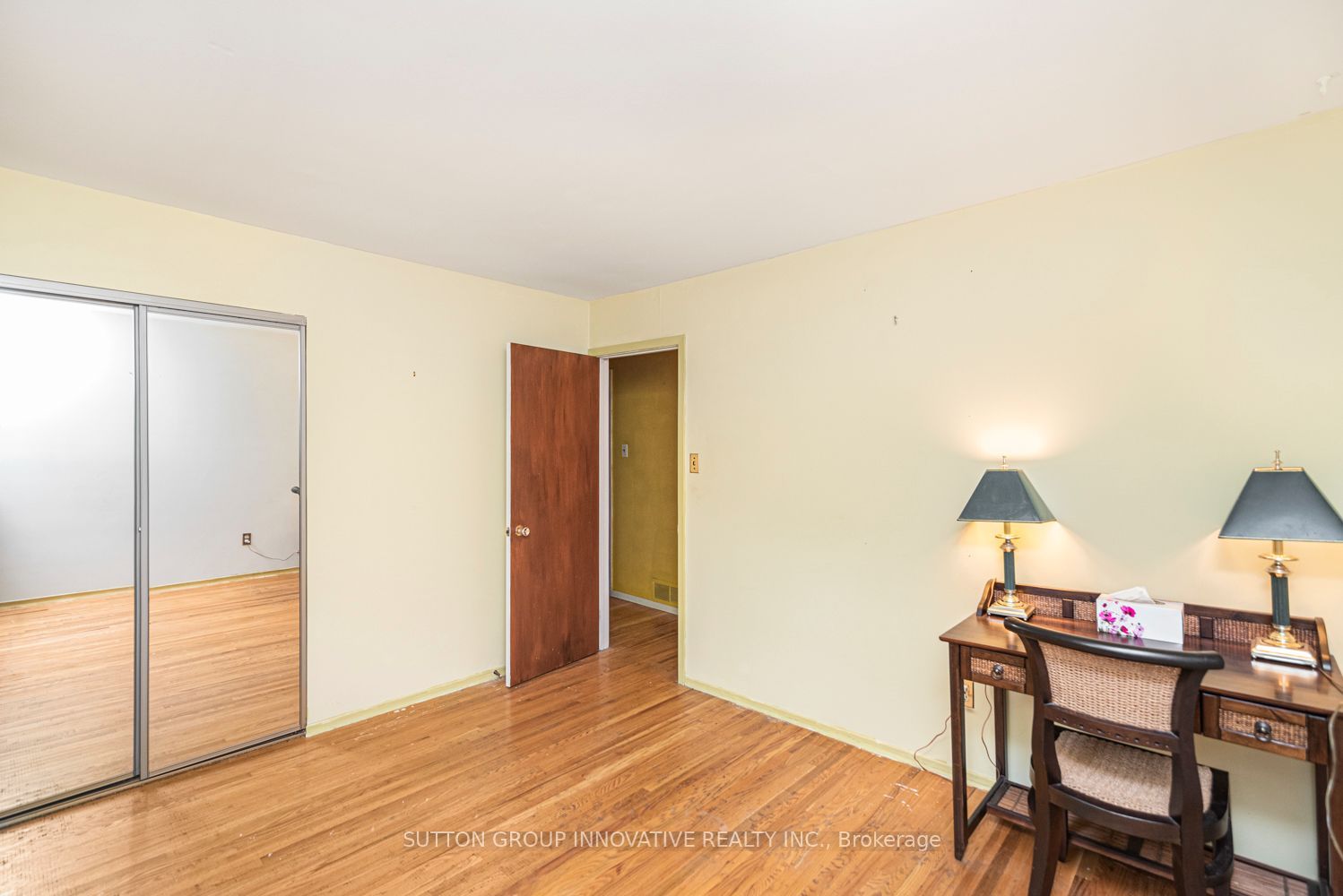 160 Birchcliffe Crescent Property Photo 28