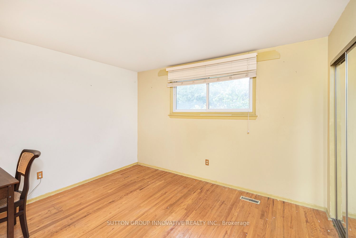 160 Birchcliffe Crescent Property Photo 29