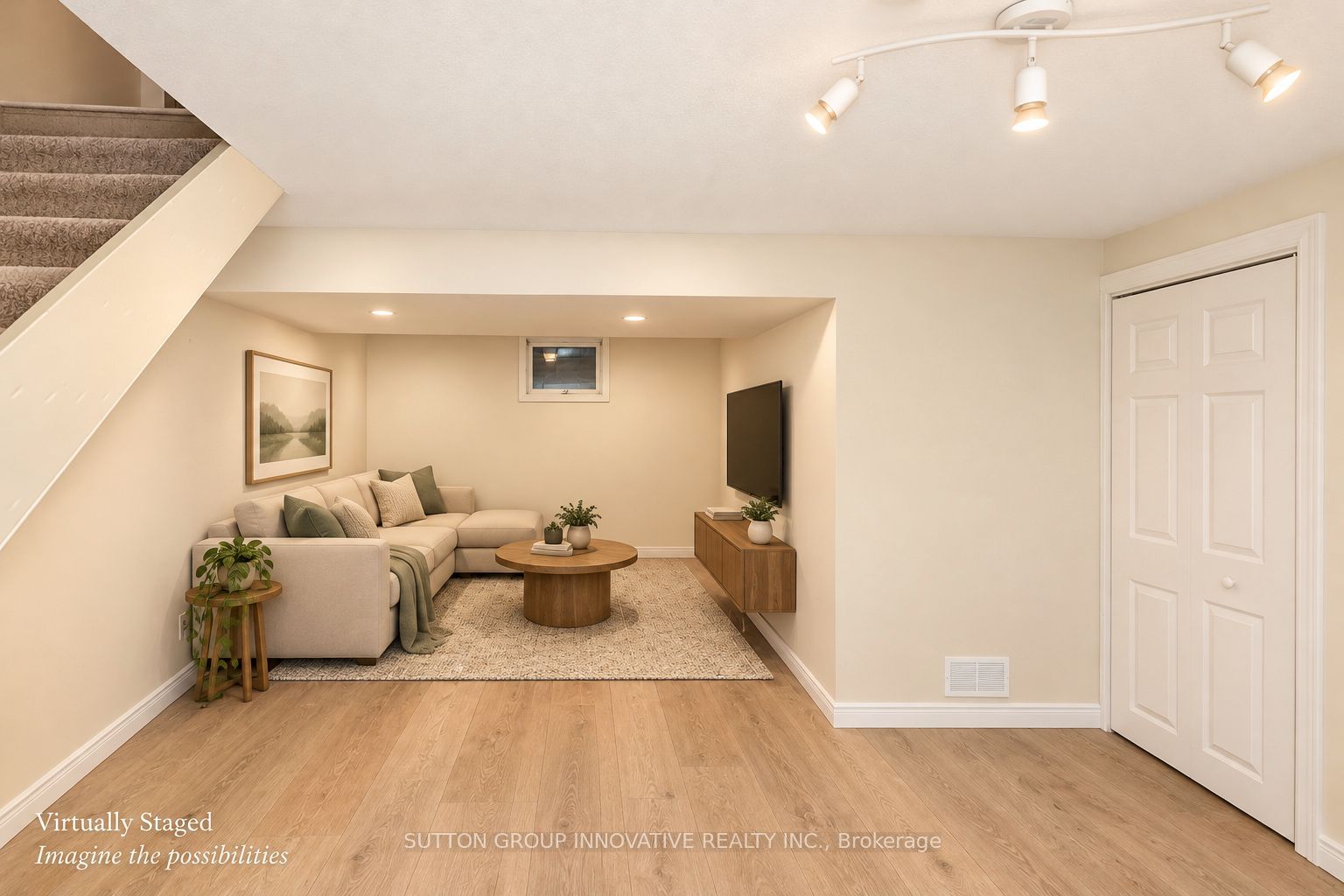 160 Birchcliffe Crescent Property Photo 33