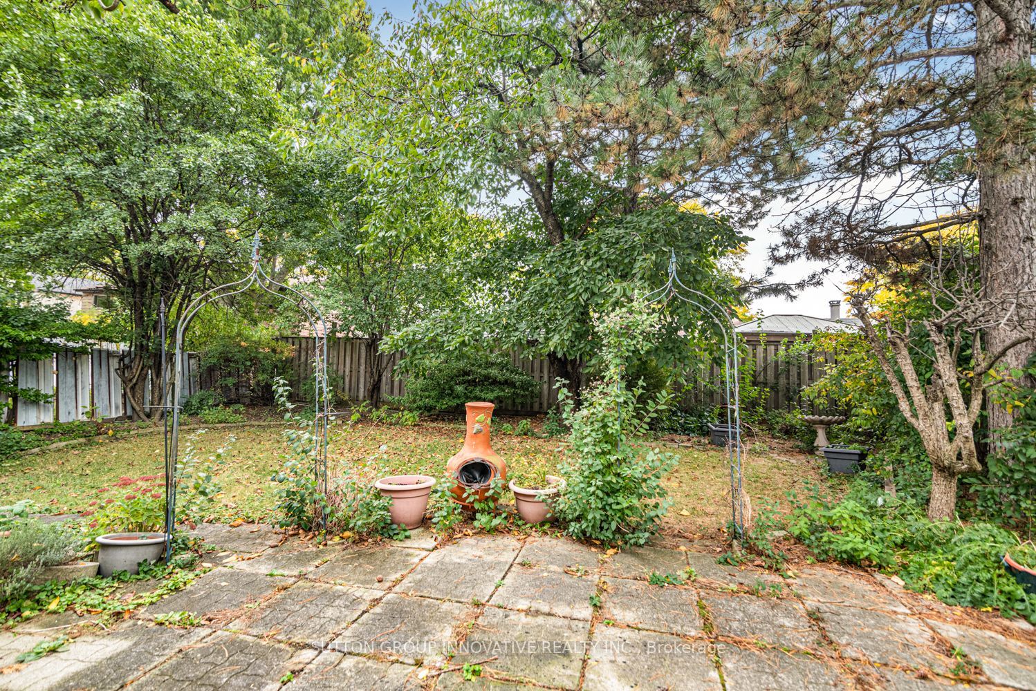 160 Birchcliffe Crescent Property Photo 46