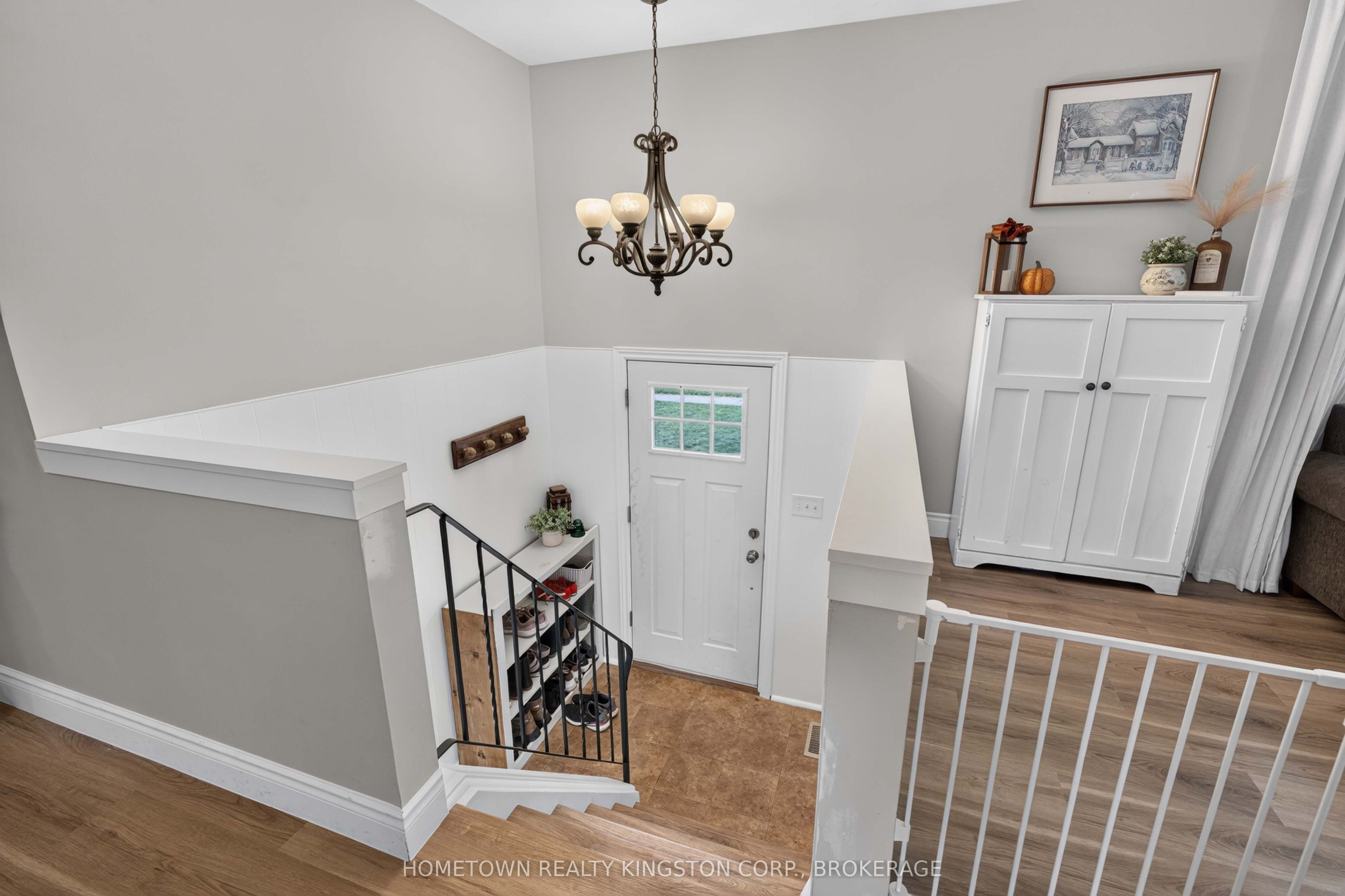 192 Camberley Crescent Property Photo 3