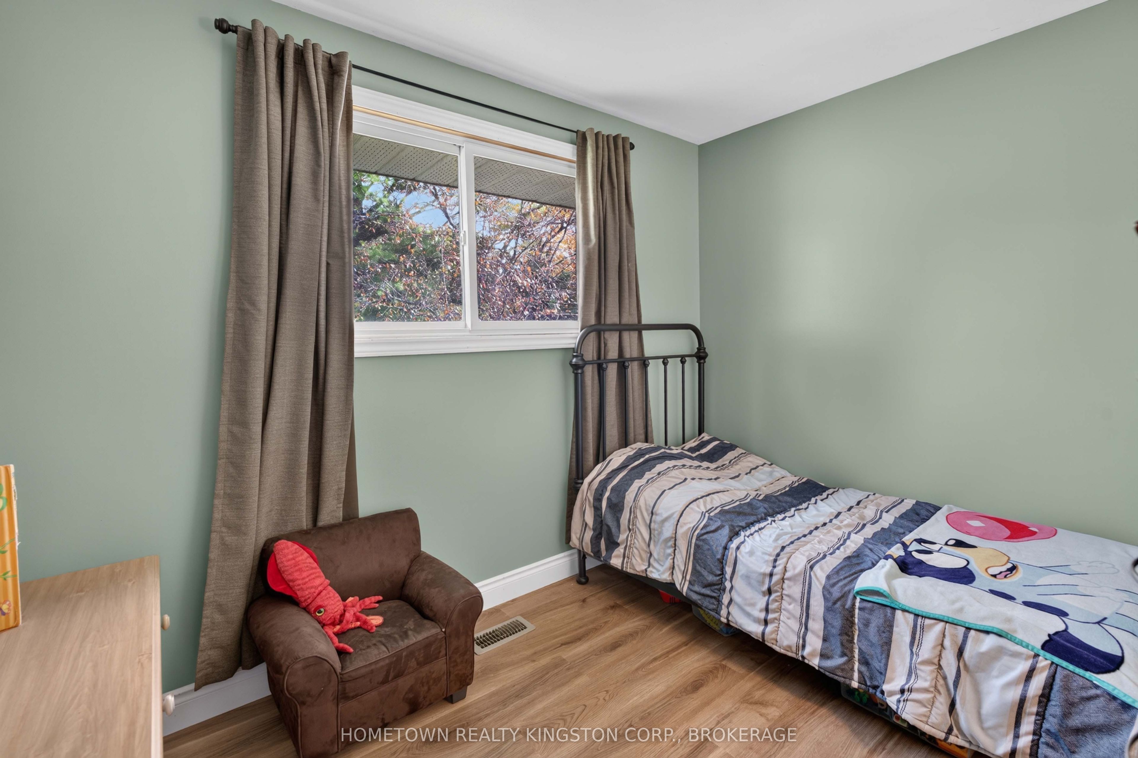 192 Camberley Crescent Property Photo 10