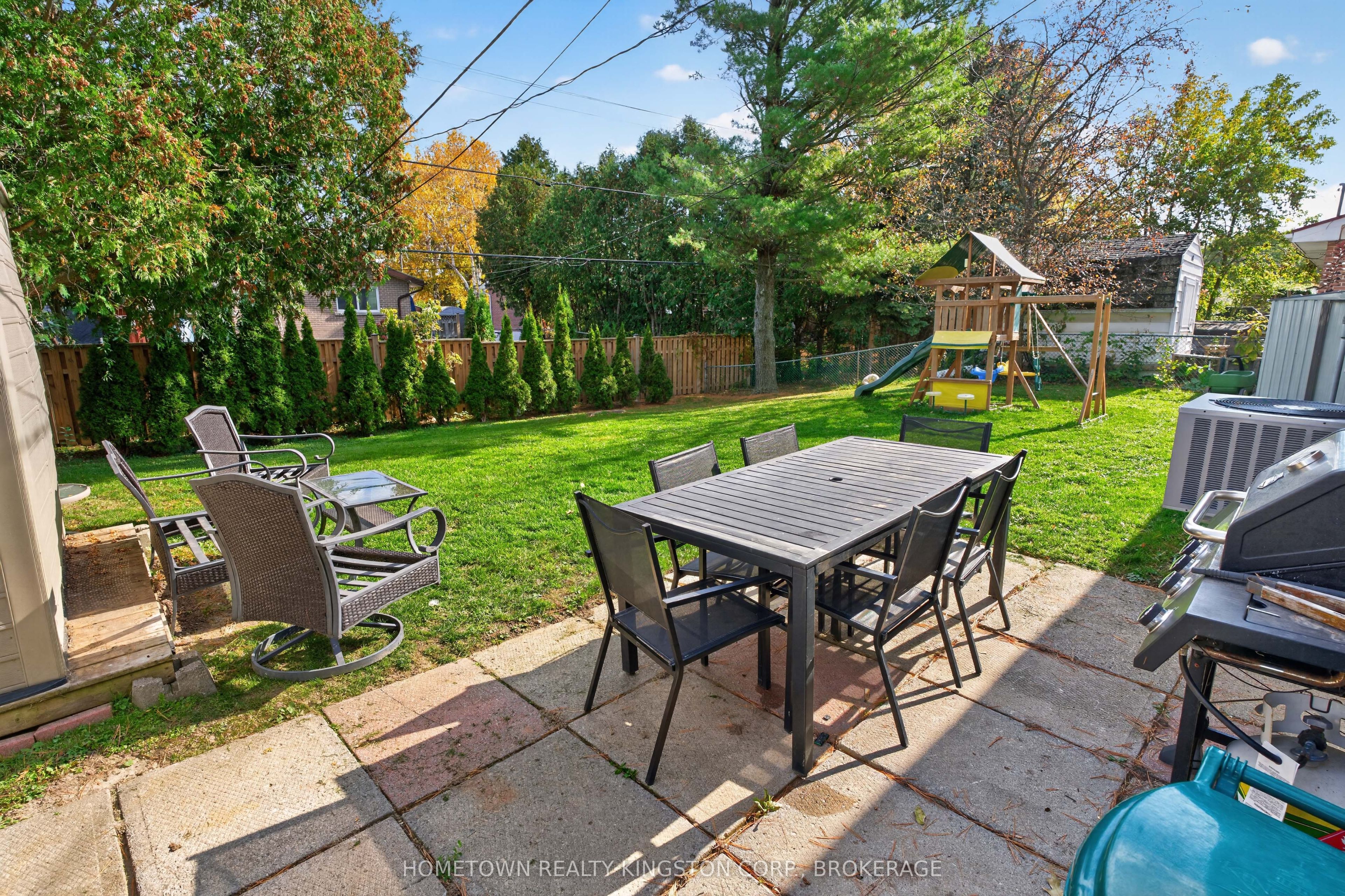 192 Camberley Crescent Property Photo 16
