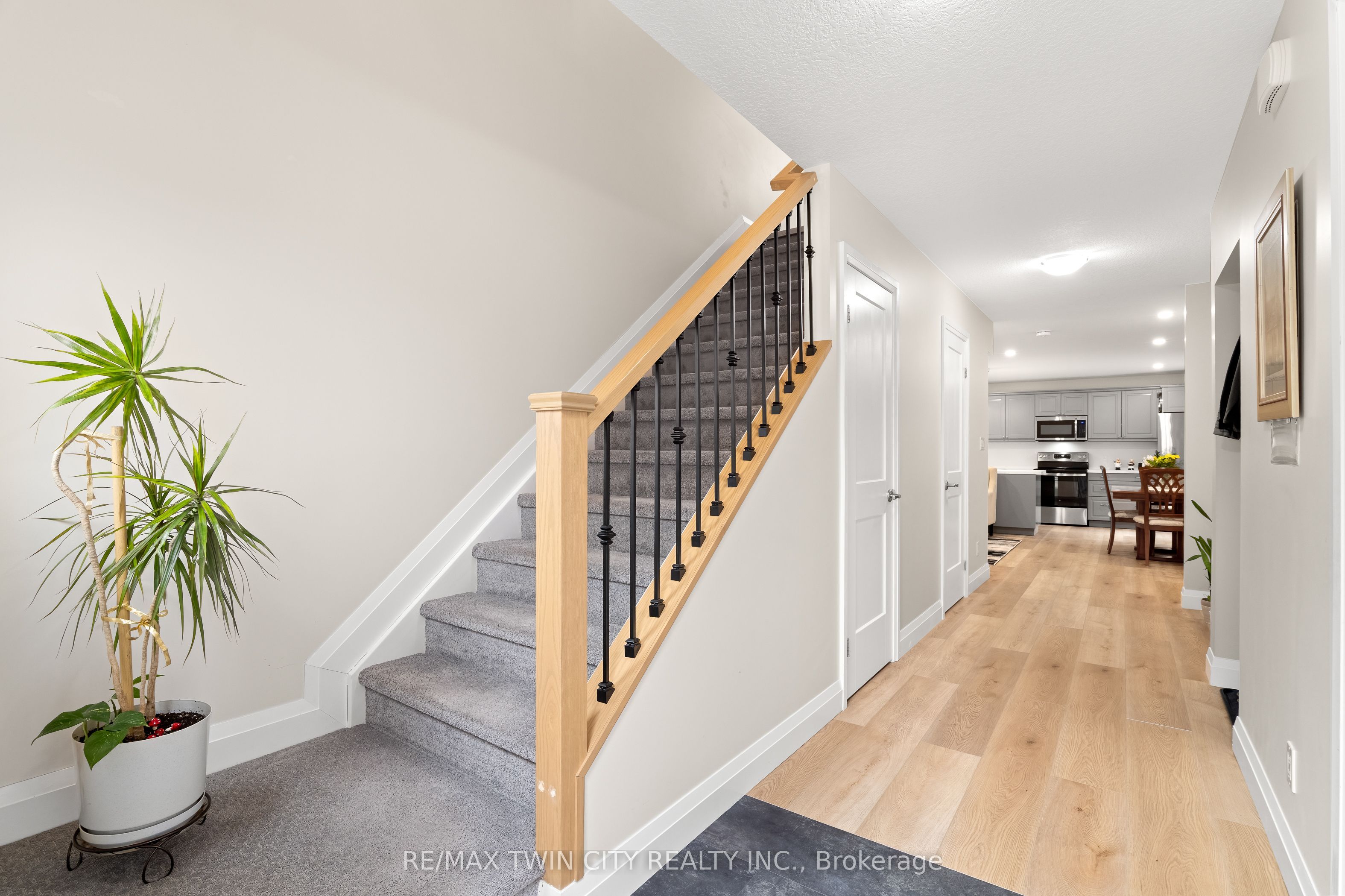 98 Wallace Drive Property Photo 12