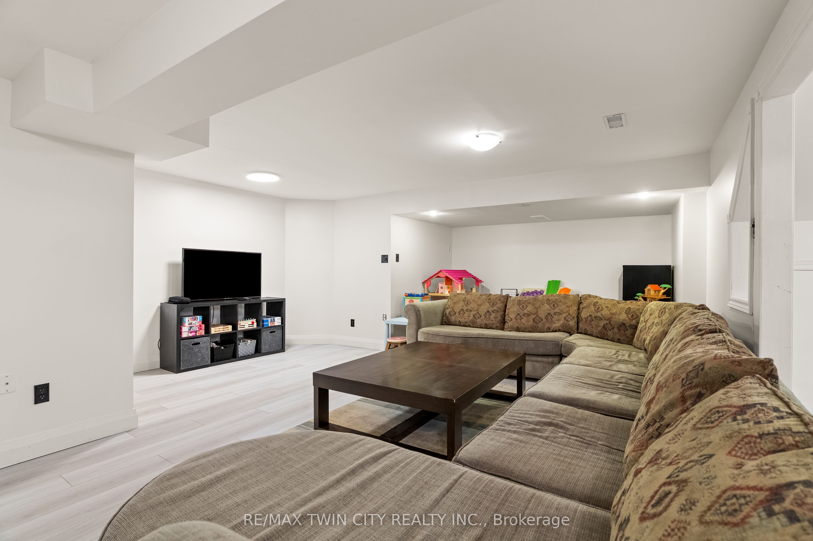 98 Wallace Drive Property Photo 25