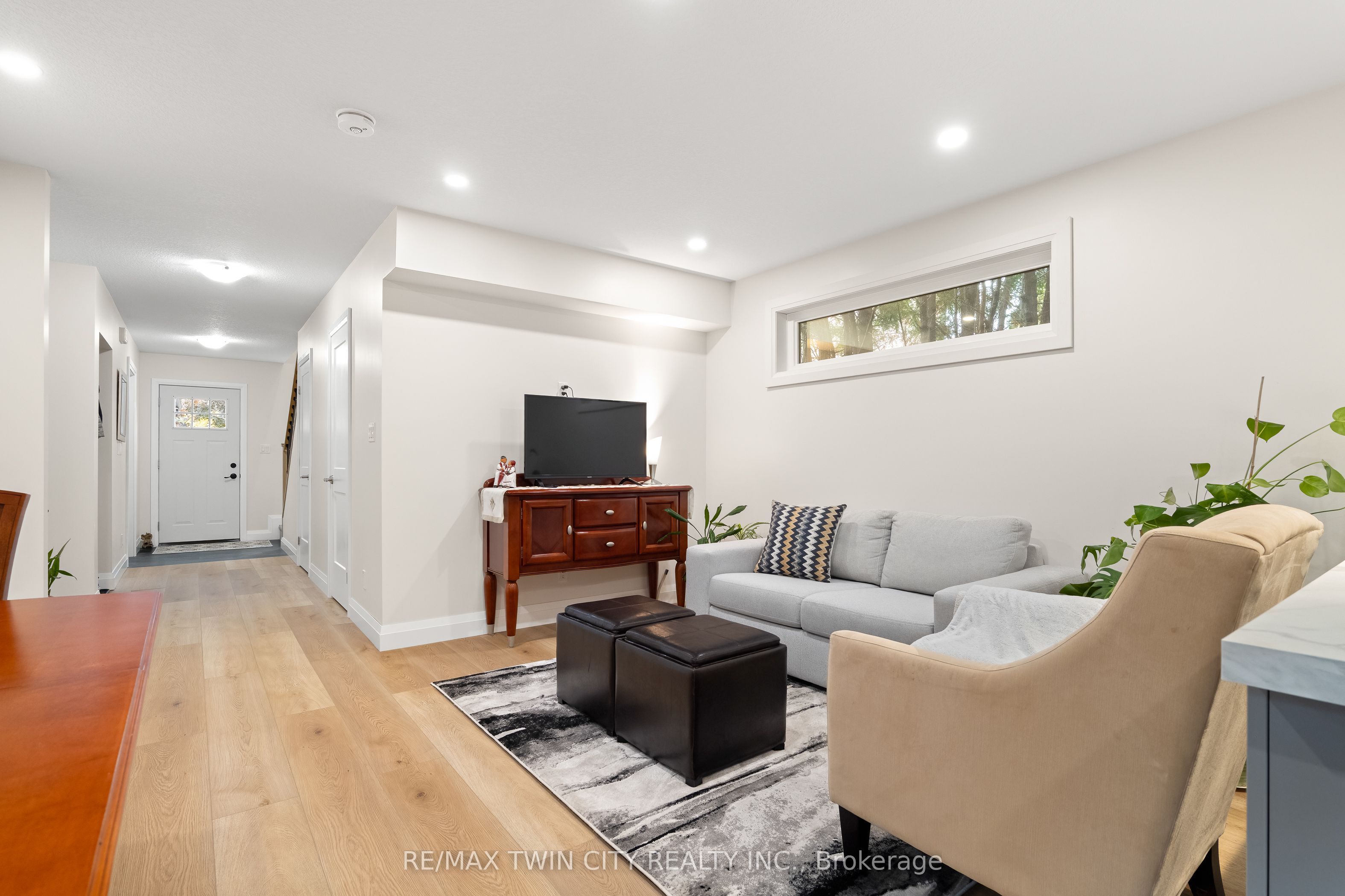 98 Wallace Drive Property Photo 33