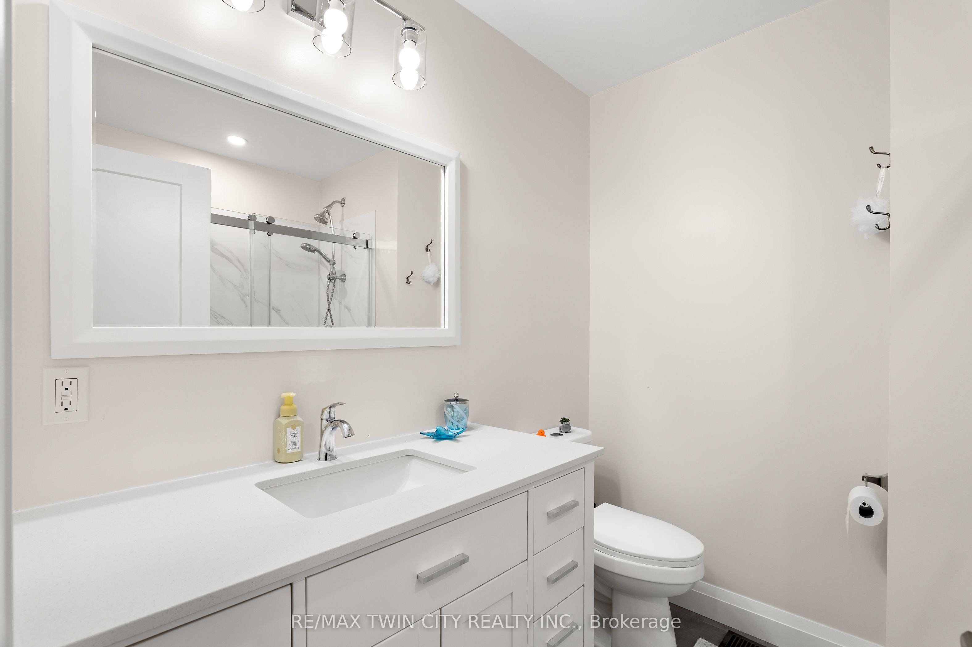 98 Wallace Drive Property Photo 34