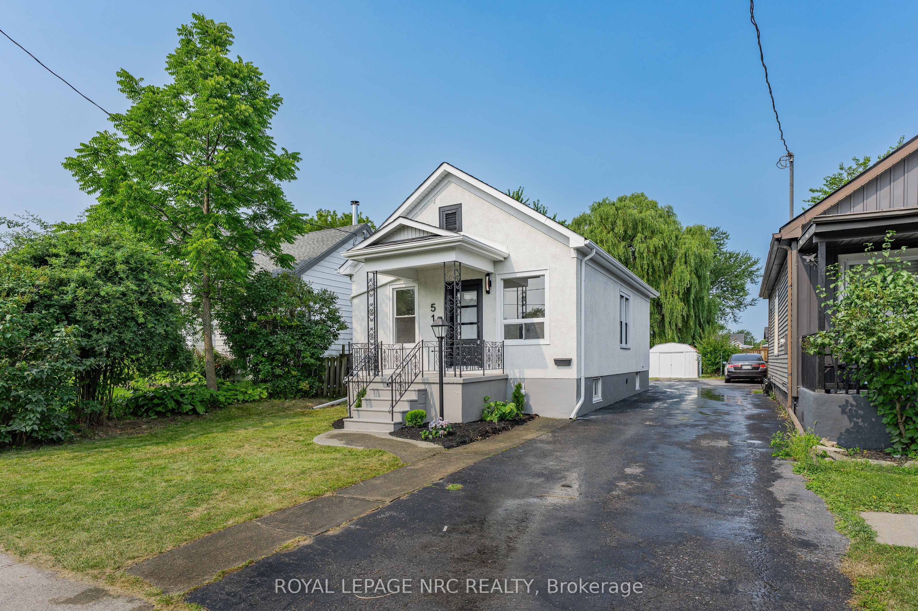 51 Queen Street S Property Photo 1