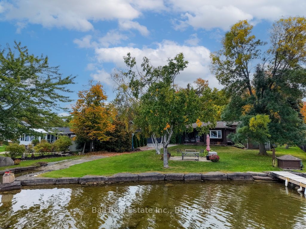 758 Duffus Drive Property Photo 2