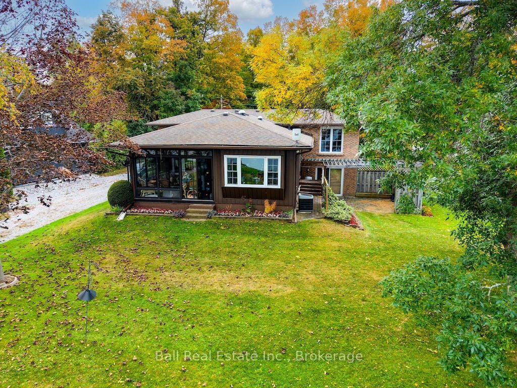 758 Duffus Drive Property Photo 3