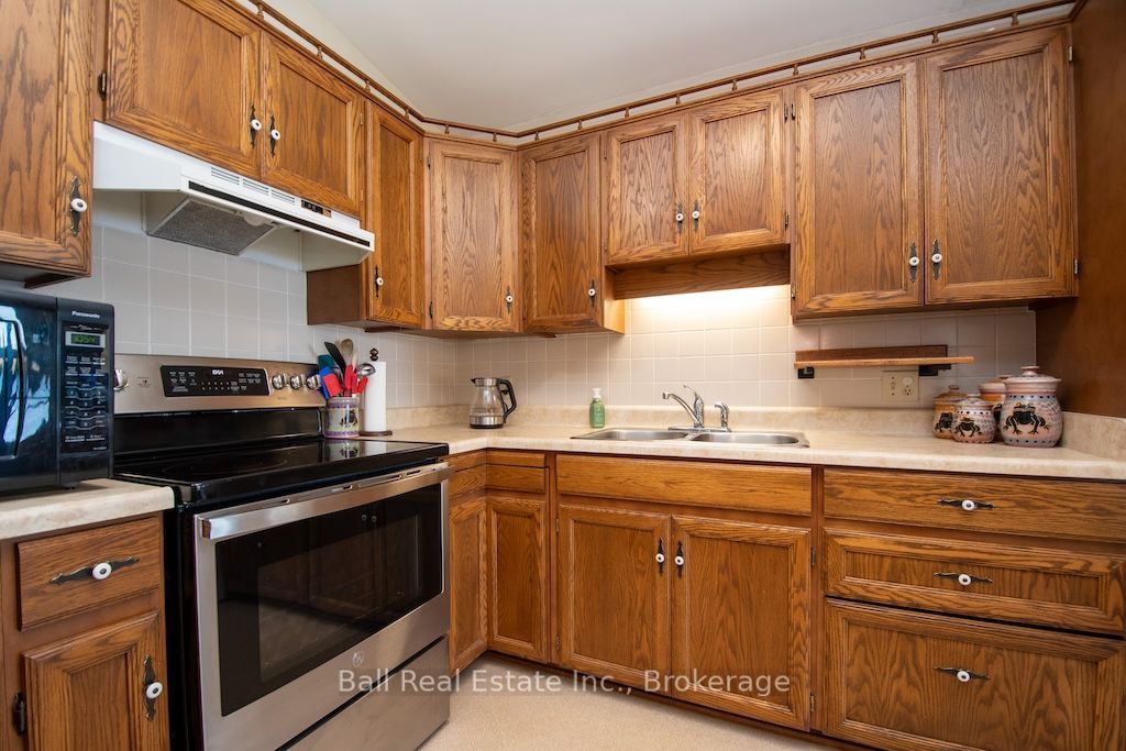 758 Duffus Drive Property Photo 15