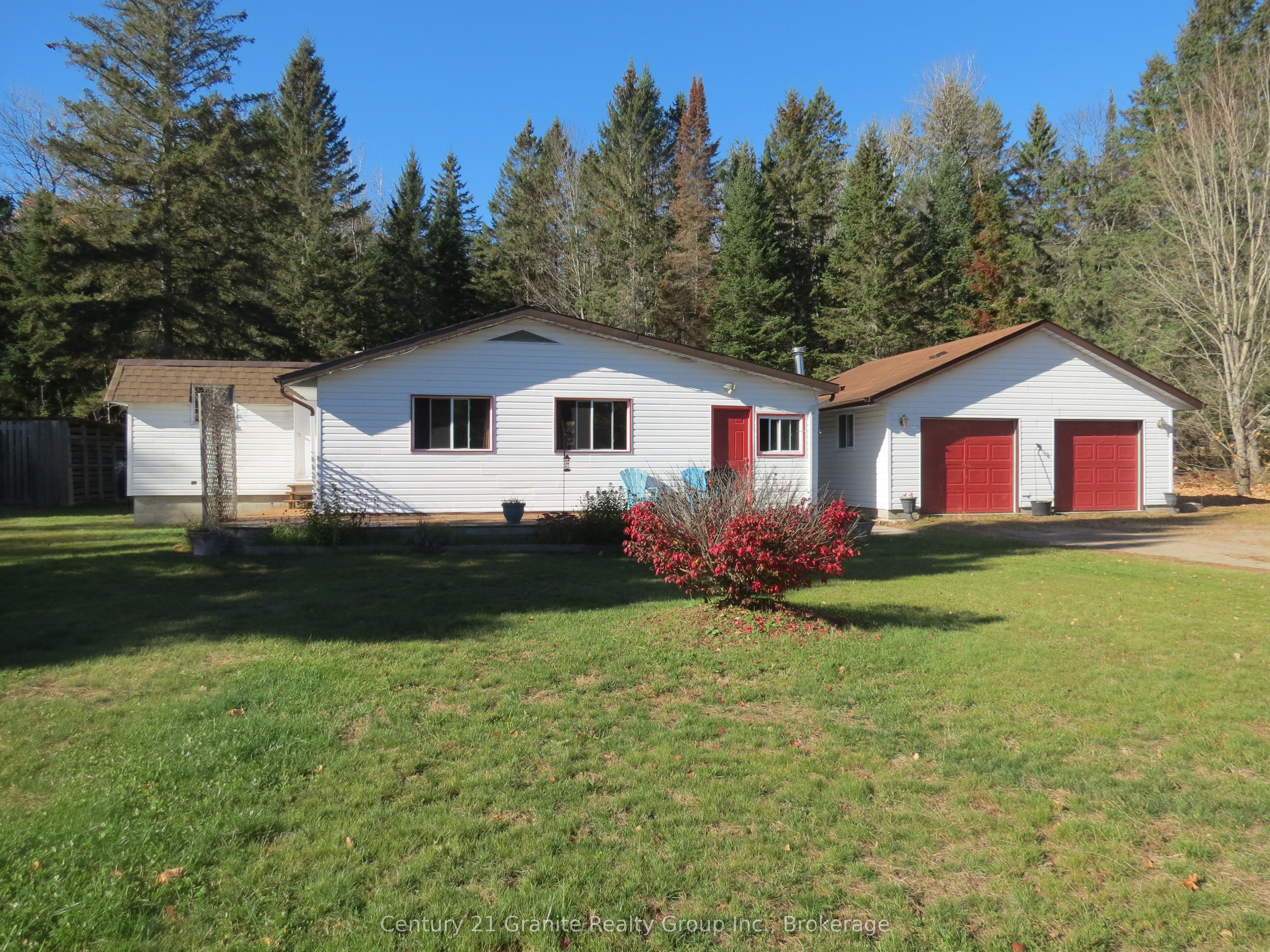 1084 South Algonquin Road Property Photo 1