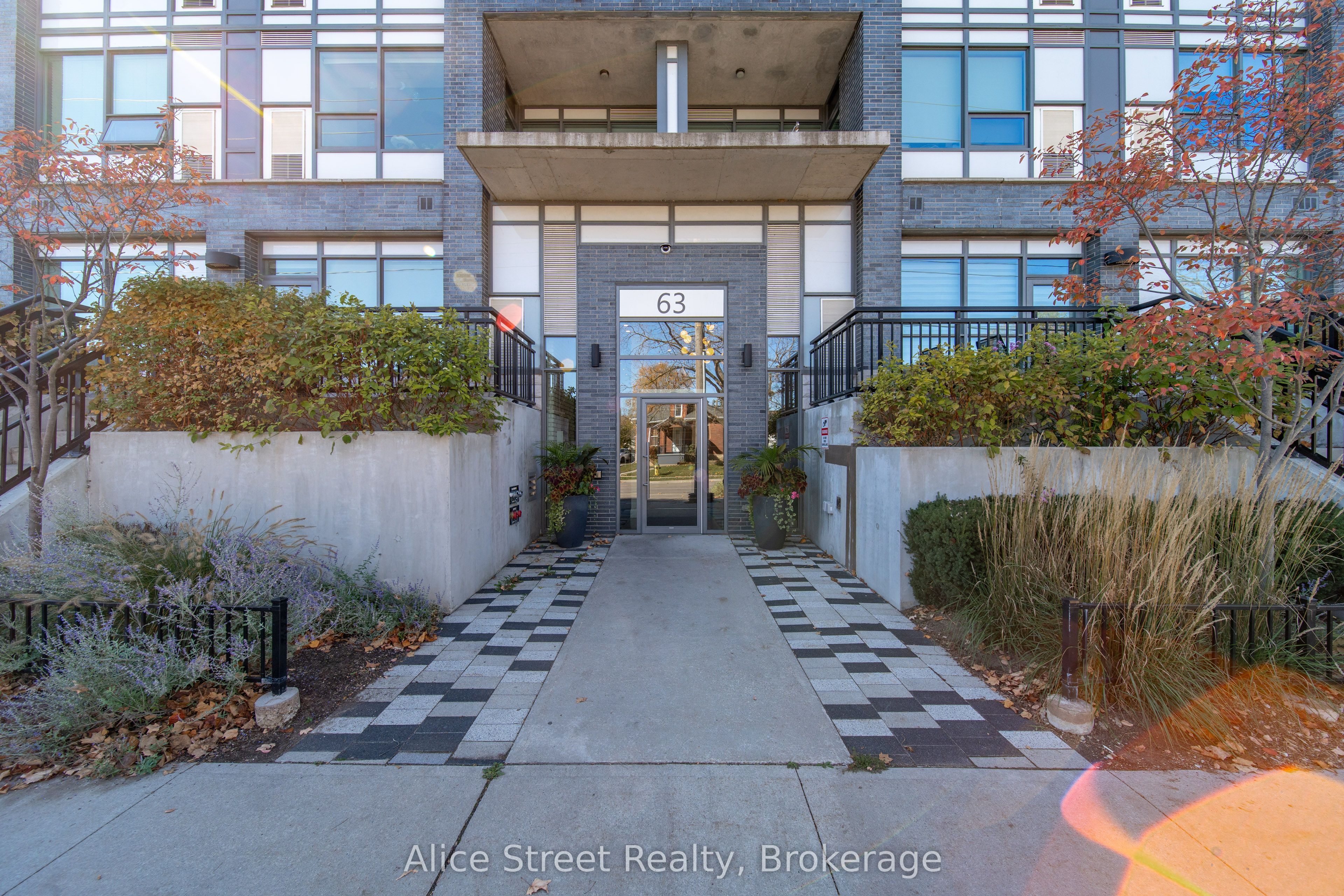 63 Arthur Street S 414
