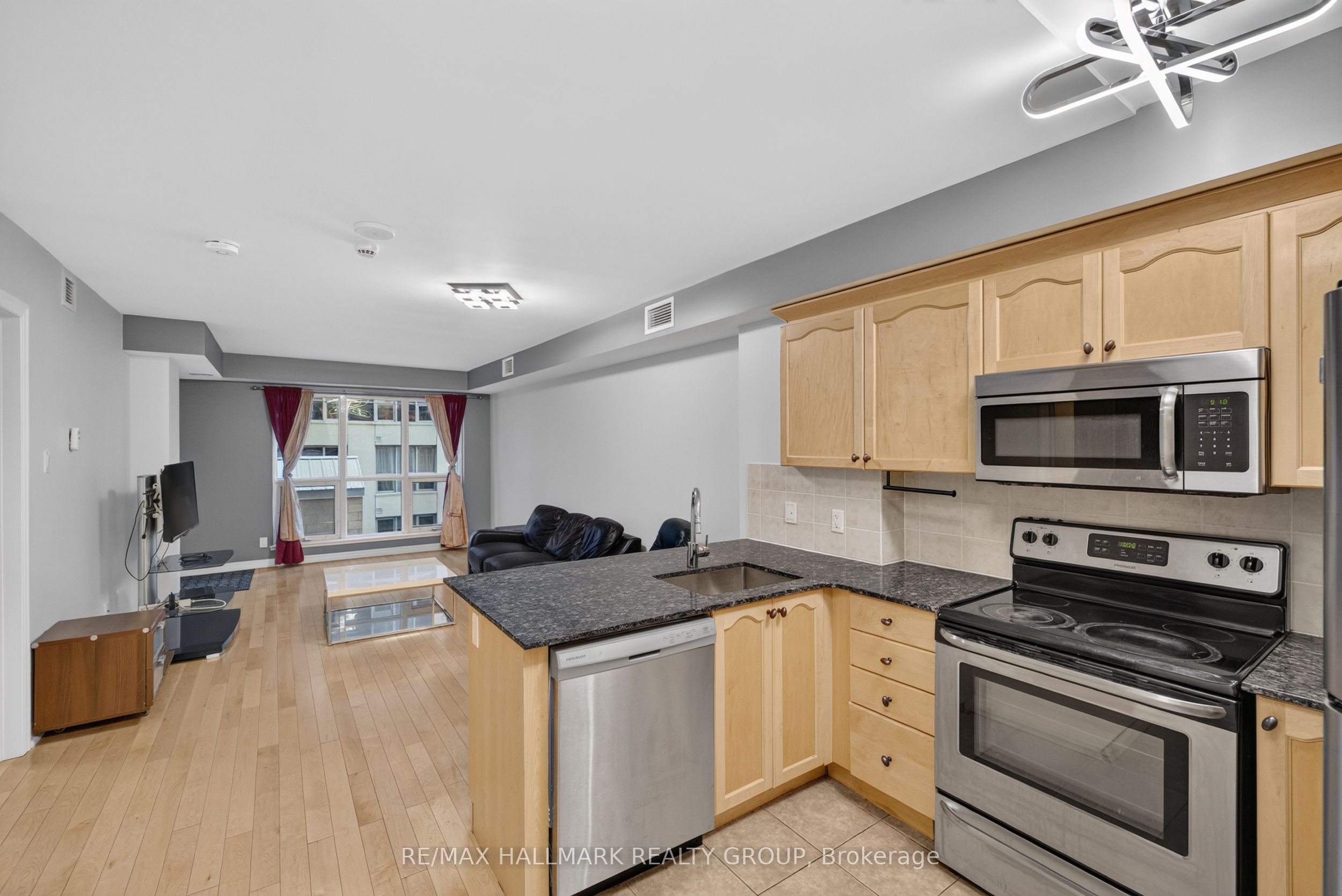 242 Rideau Street 506 Property Photo 4