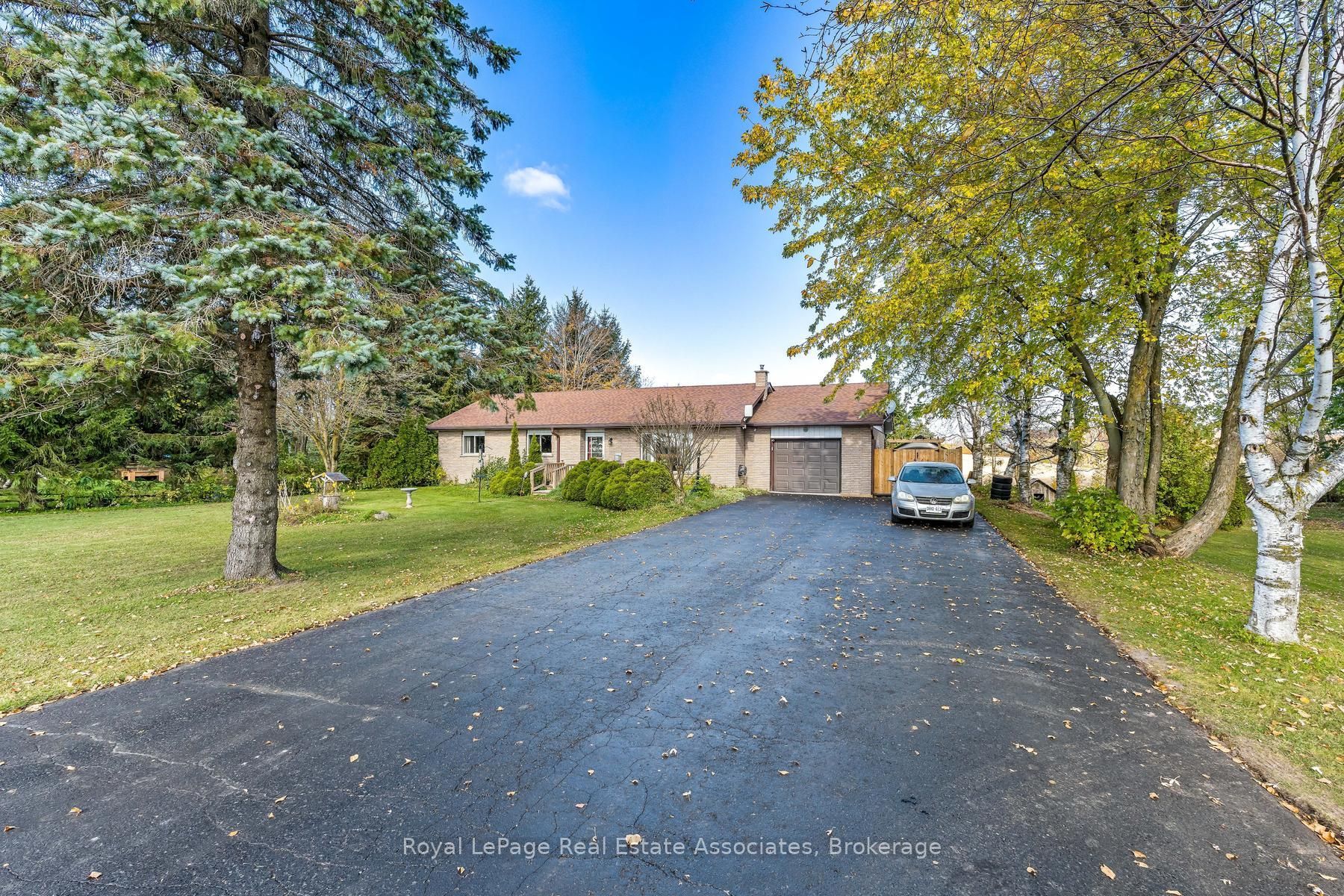 585349 County Road 17 Property Photo 4