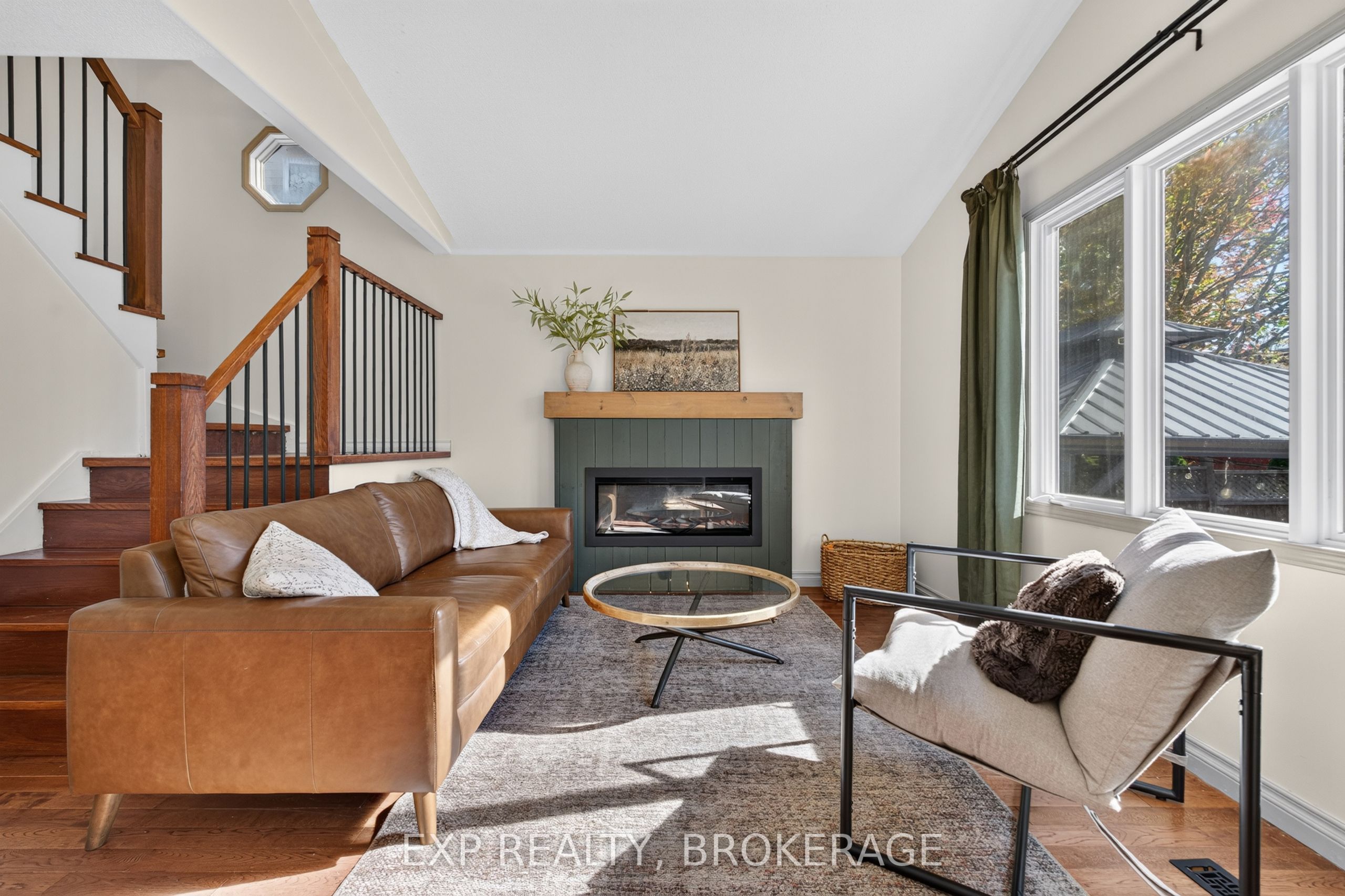 975 Rainbow Crescent Property Photo 12