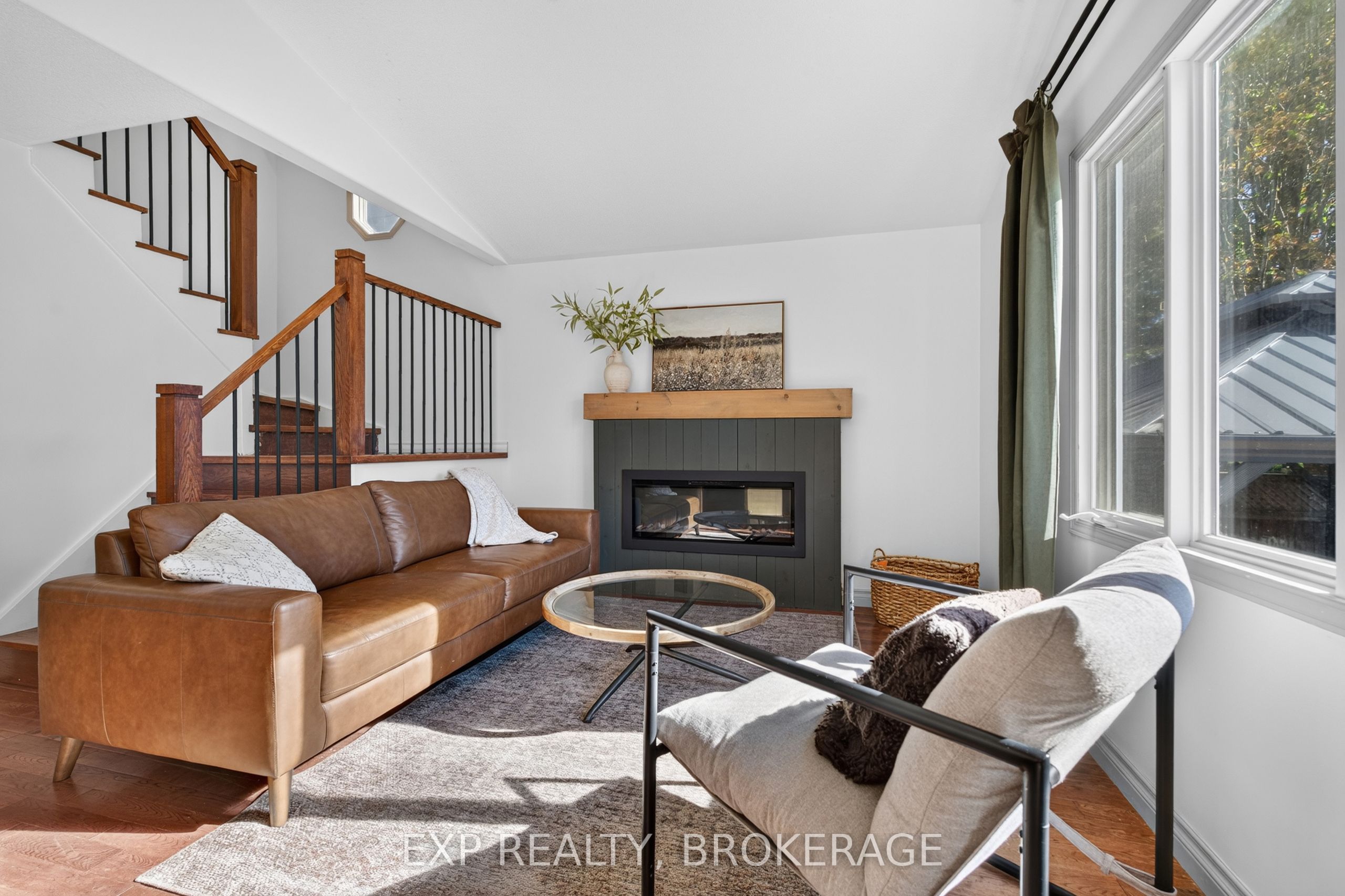 975 Rainbow Crescent Property Photo 13