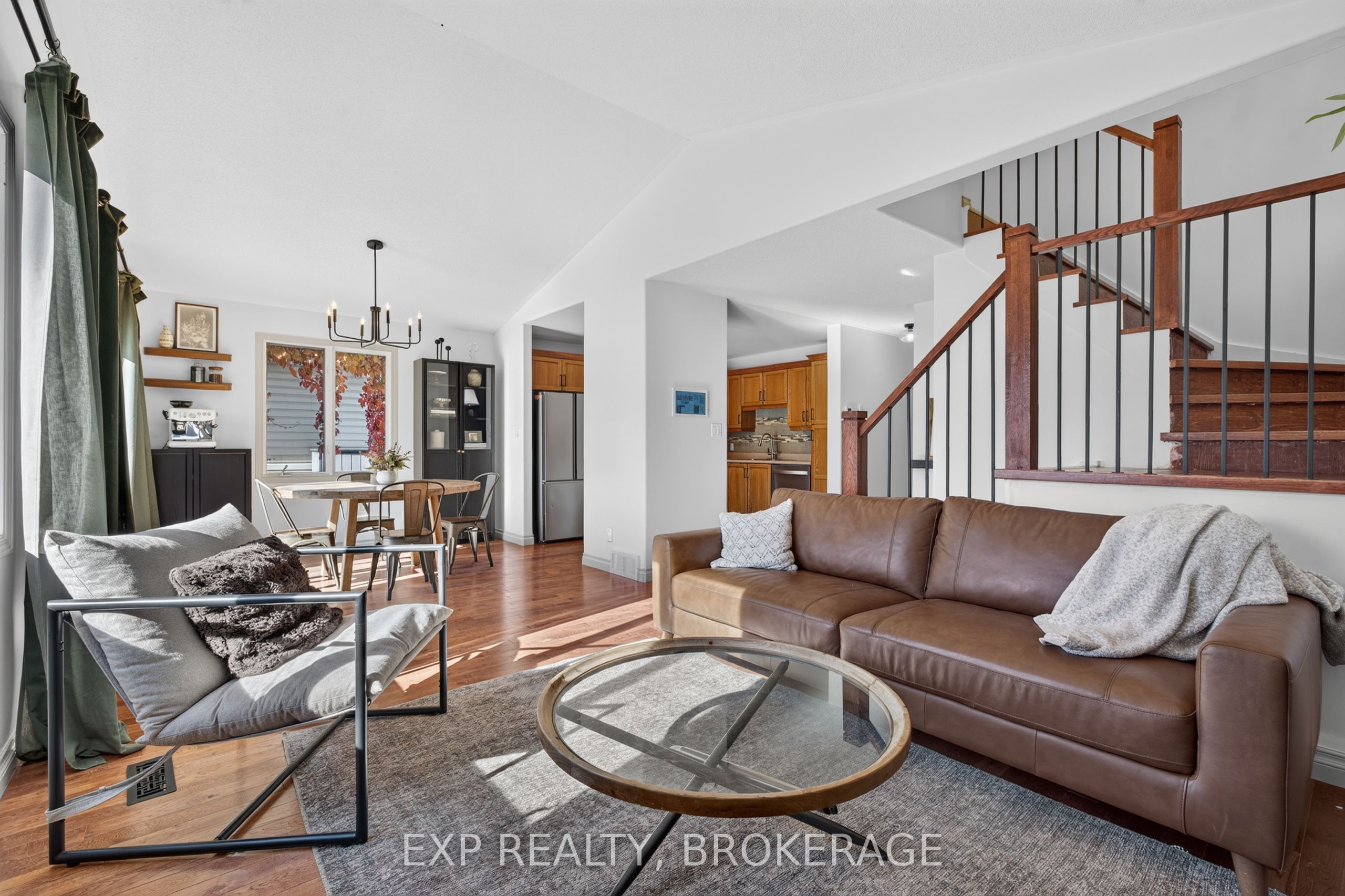 975 Rainbow Crescent Property Photo 14